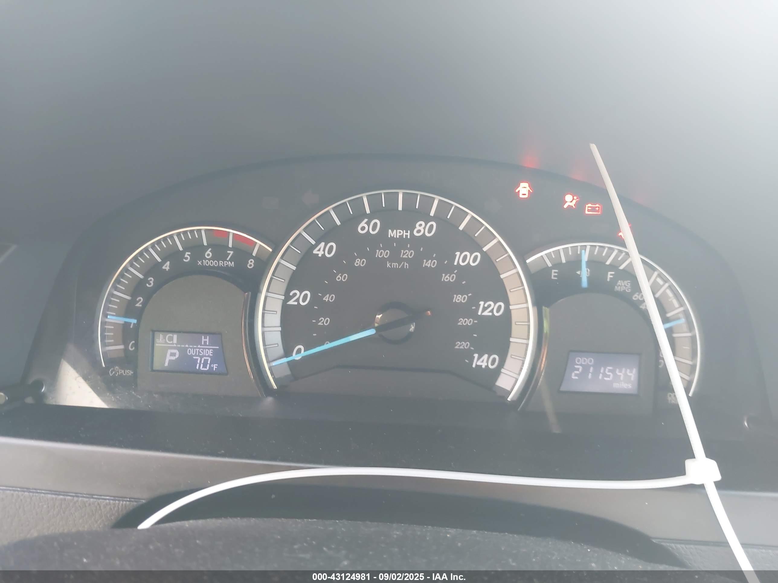 TOYOTA CAMRY image 7