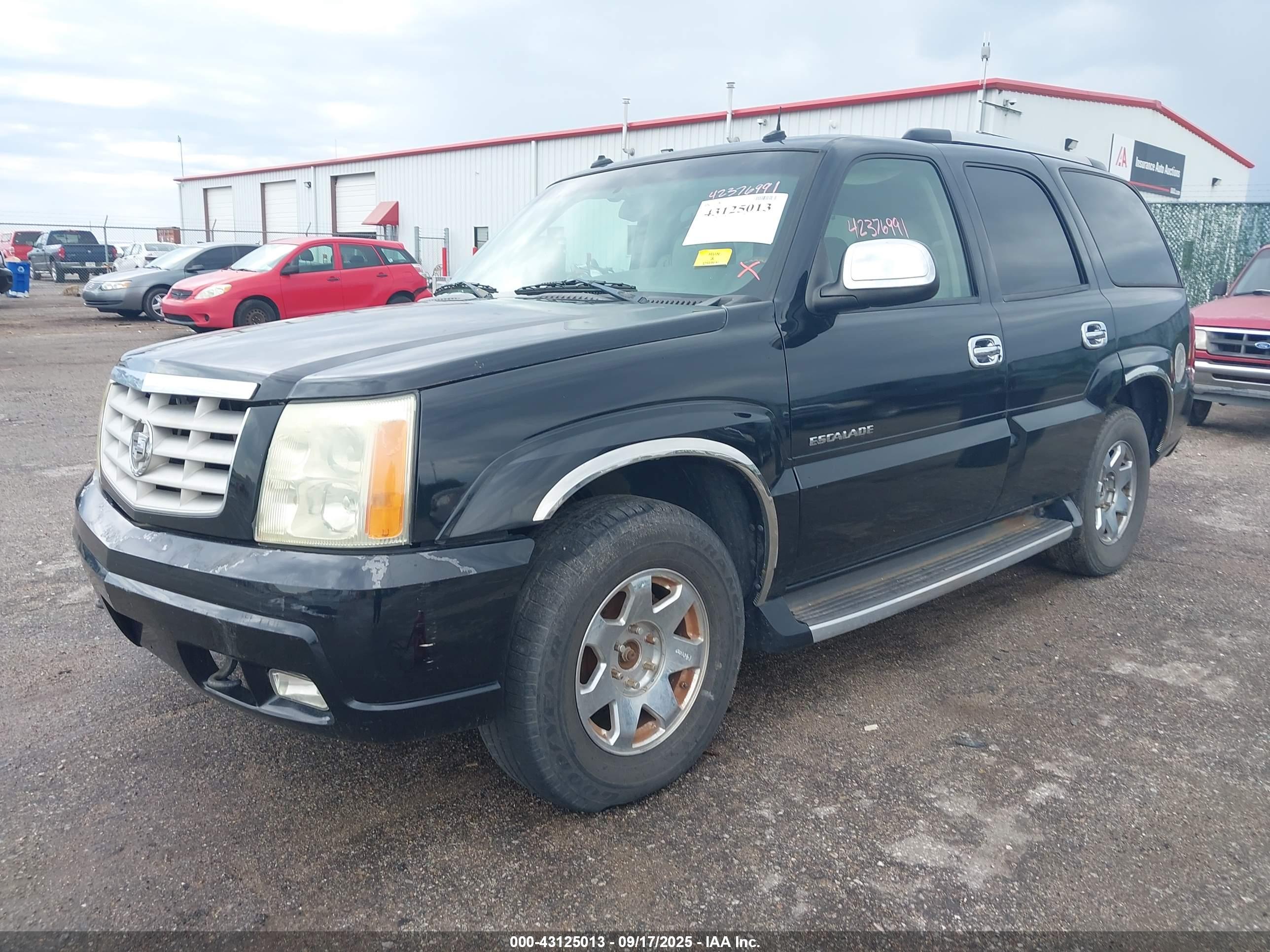 CADILLAC ESCALADE image 2
