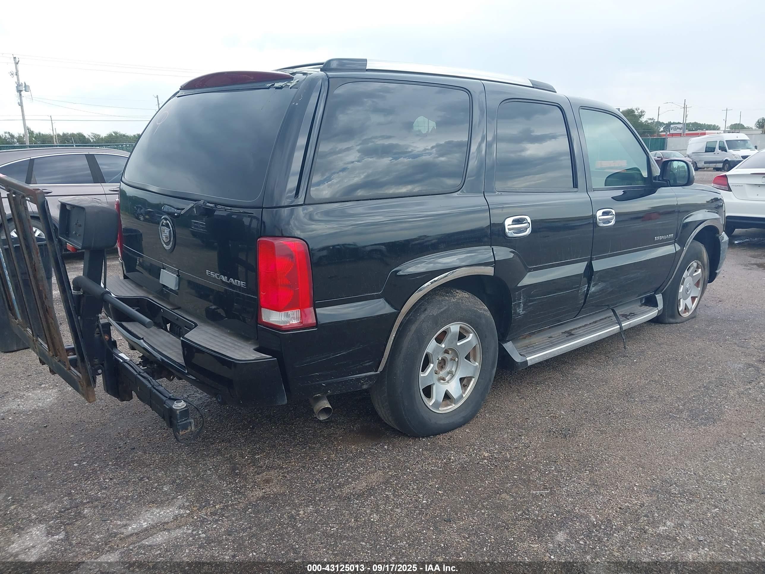CADILLAC ESCALADE image 4