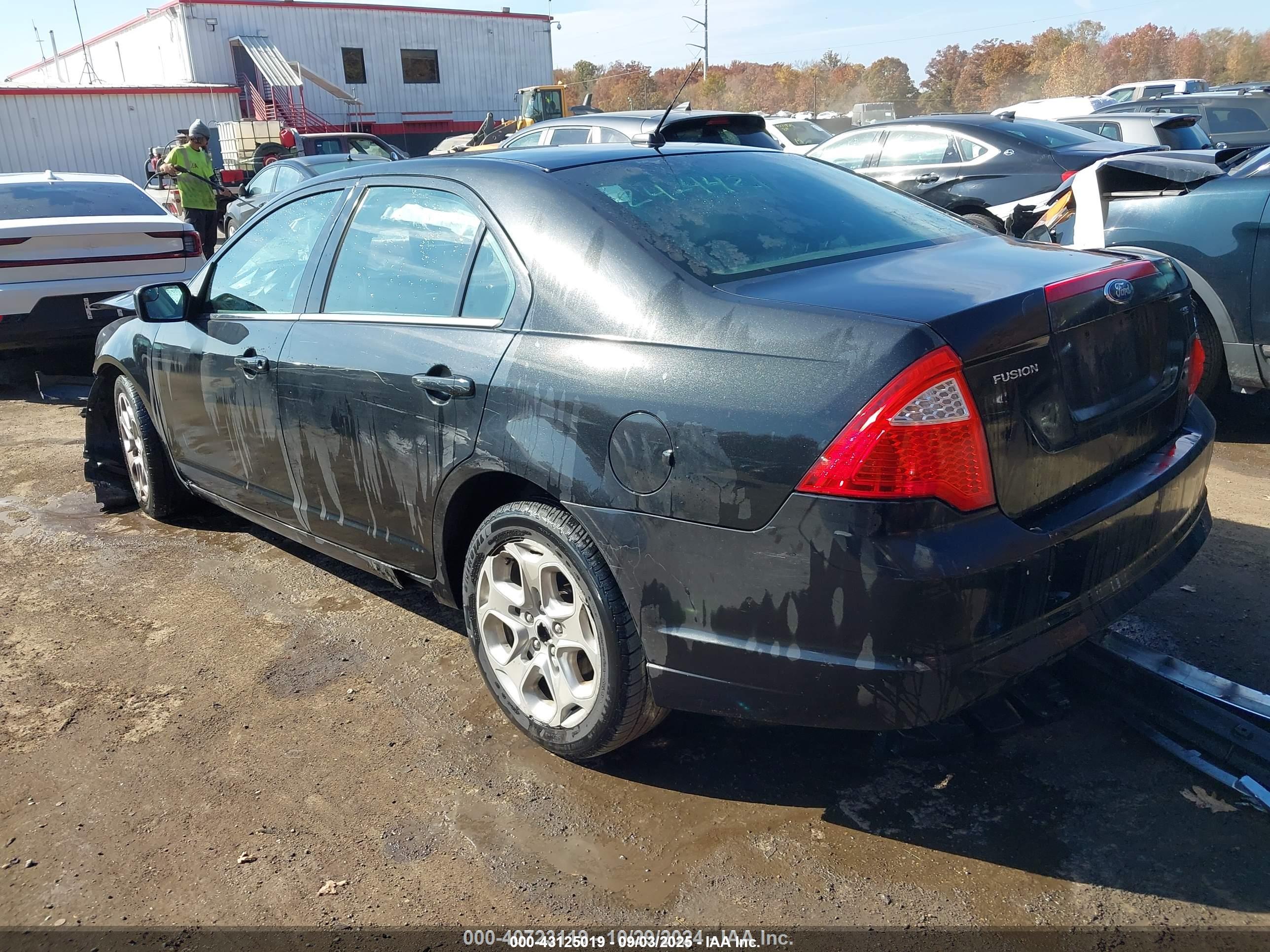 FORD FUSION image 3
