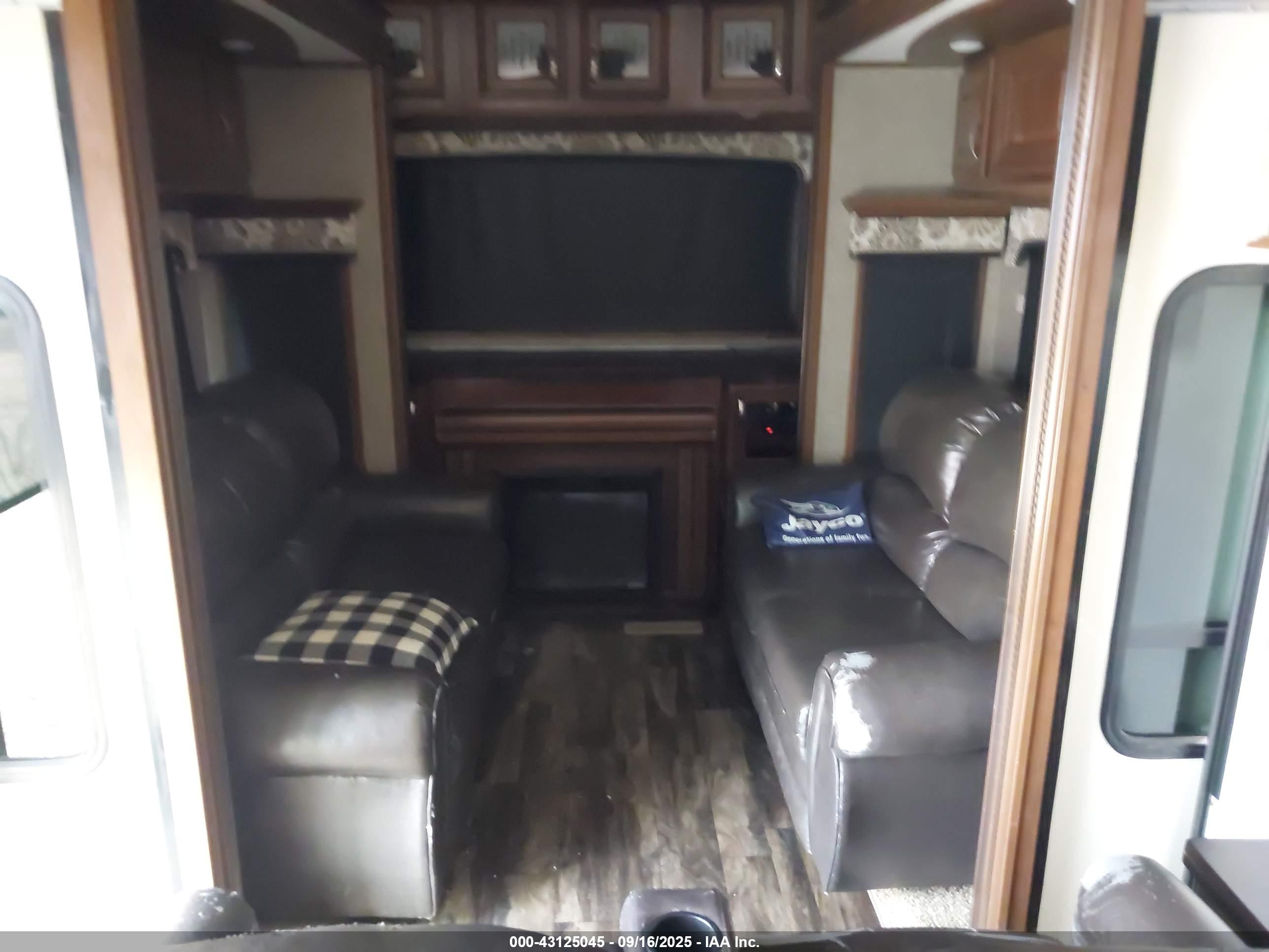 JAYCO 43FT image 8