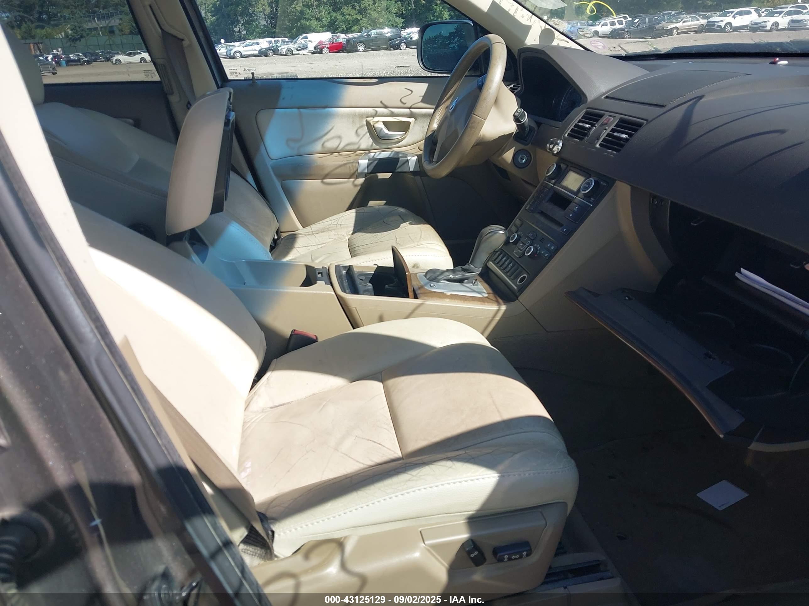 VOLVO XC90 image 5