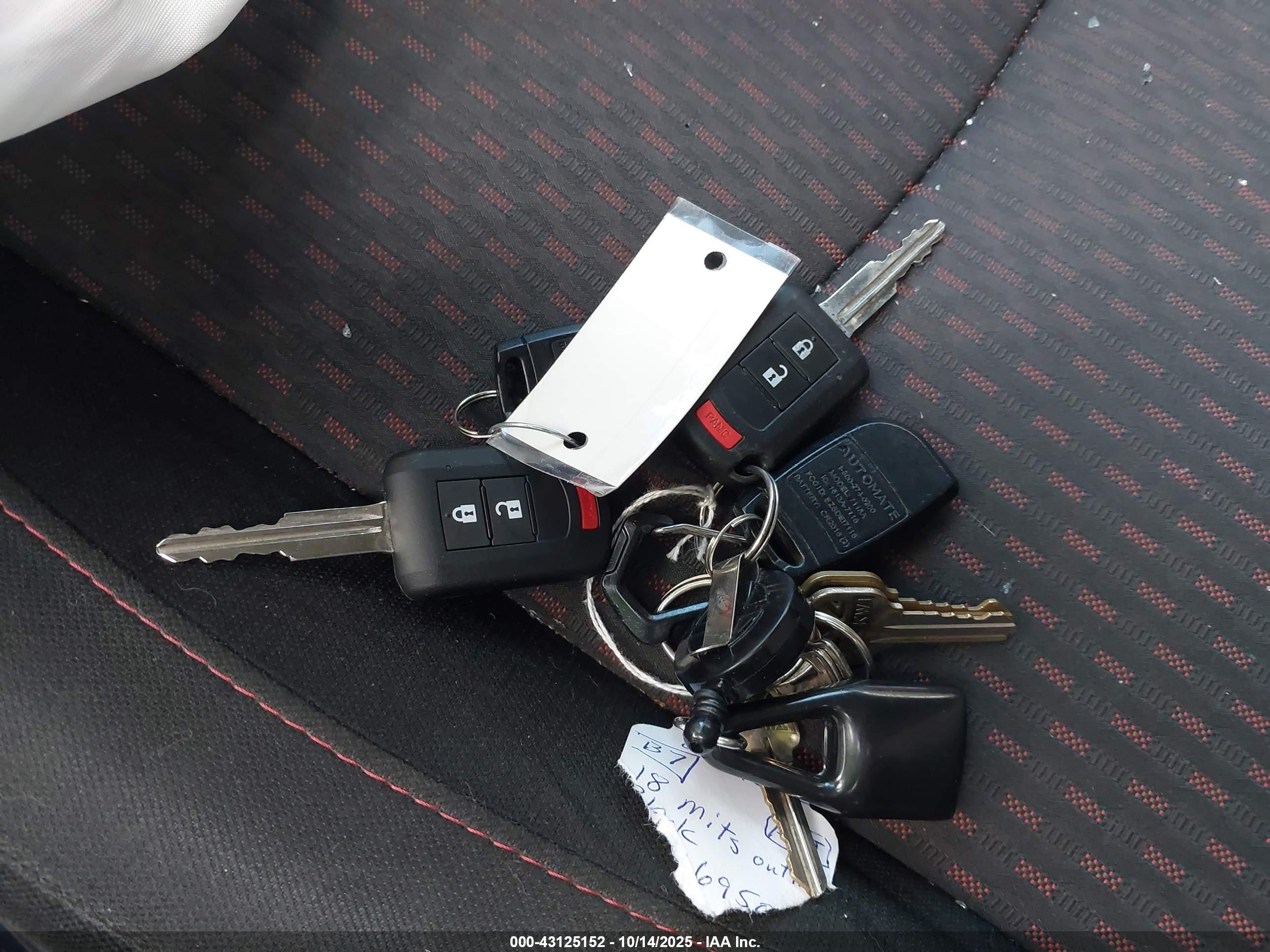 MITSUBISHI OUTLANDER image 11