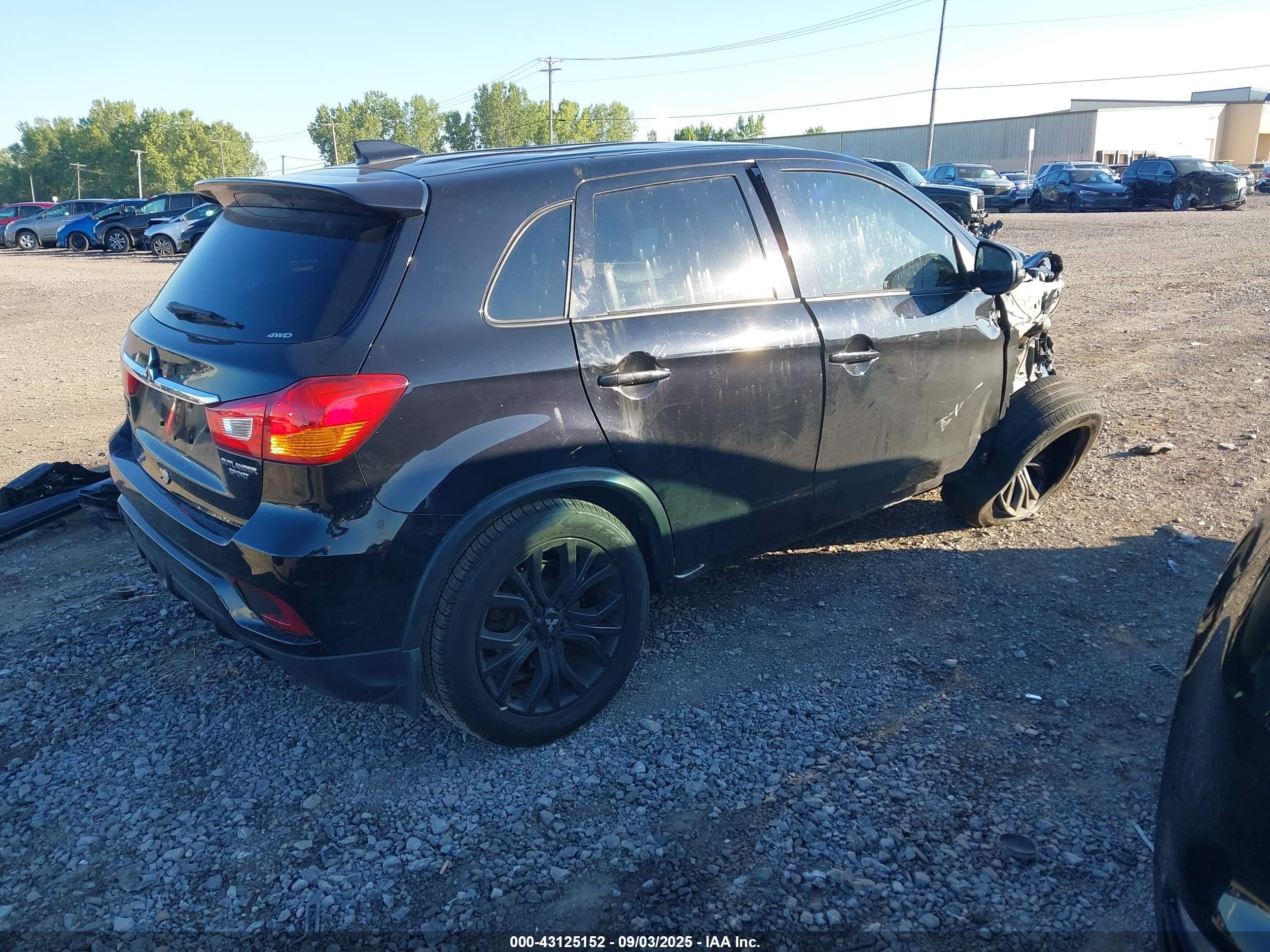 MITSUBISHI OUTLANDER image 4