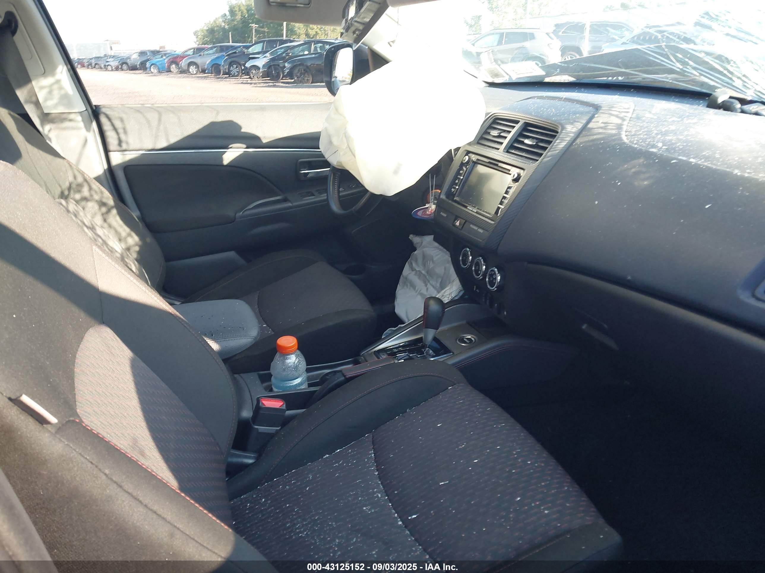 MITSUBISHI OUTLANDER image 5