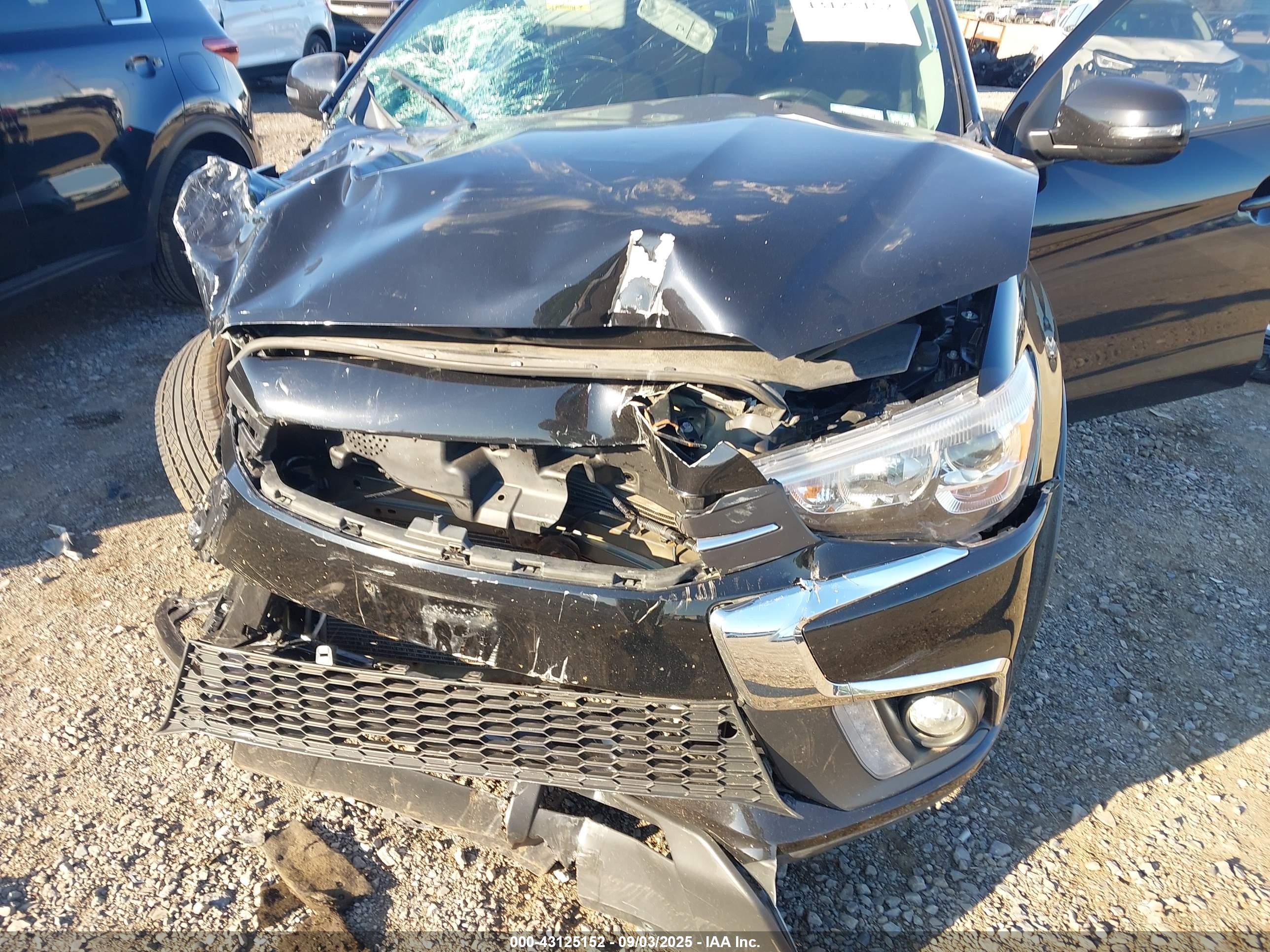 MITSUBISHI OUTLANDER image 6