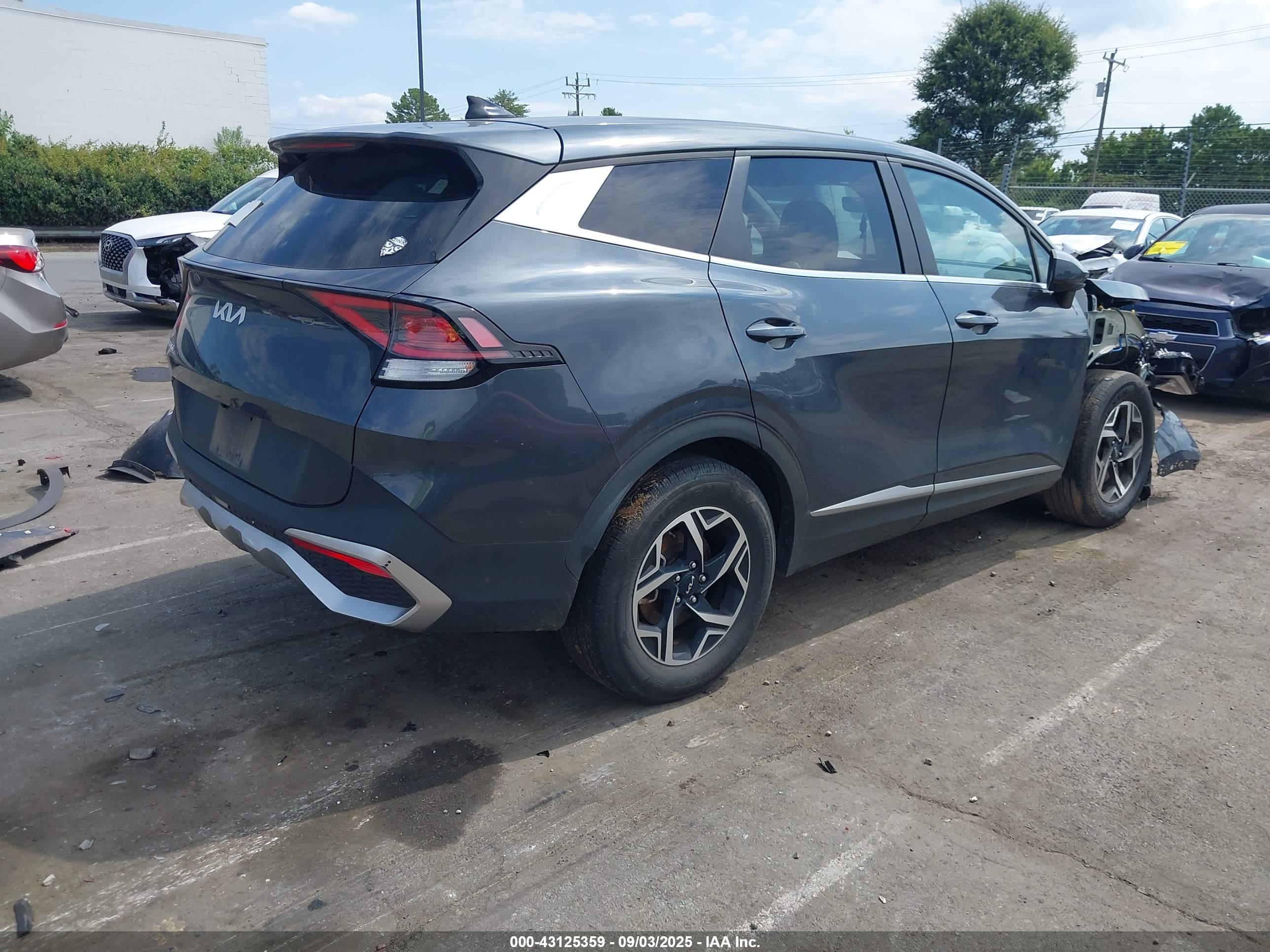 KIA SPORTAGE image 4