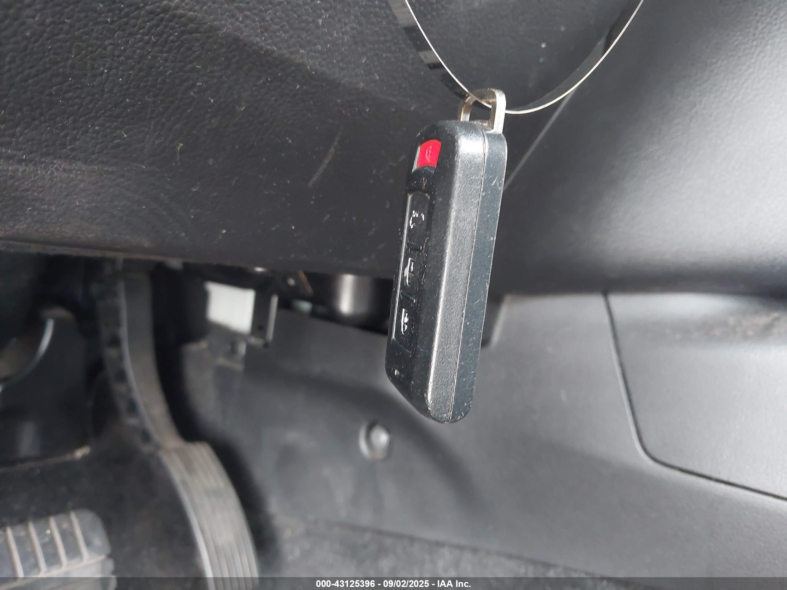 MITSUBISHI OUTLANDER image 11