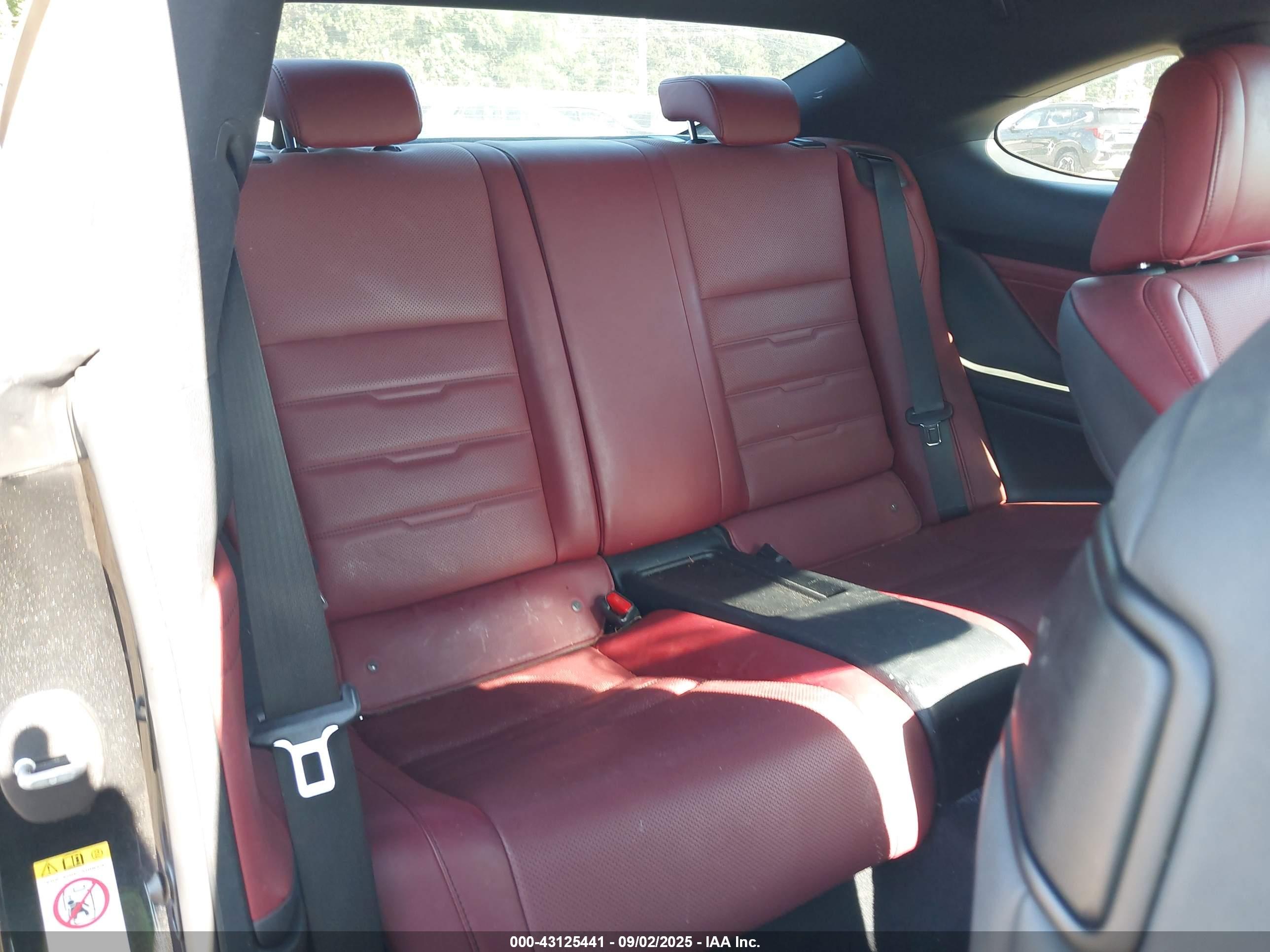 LEXUS RC image 8