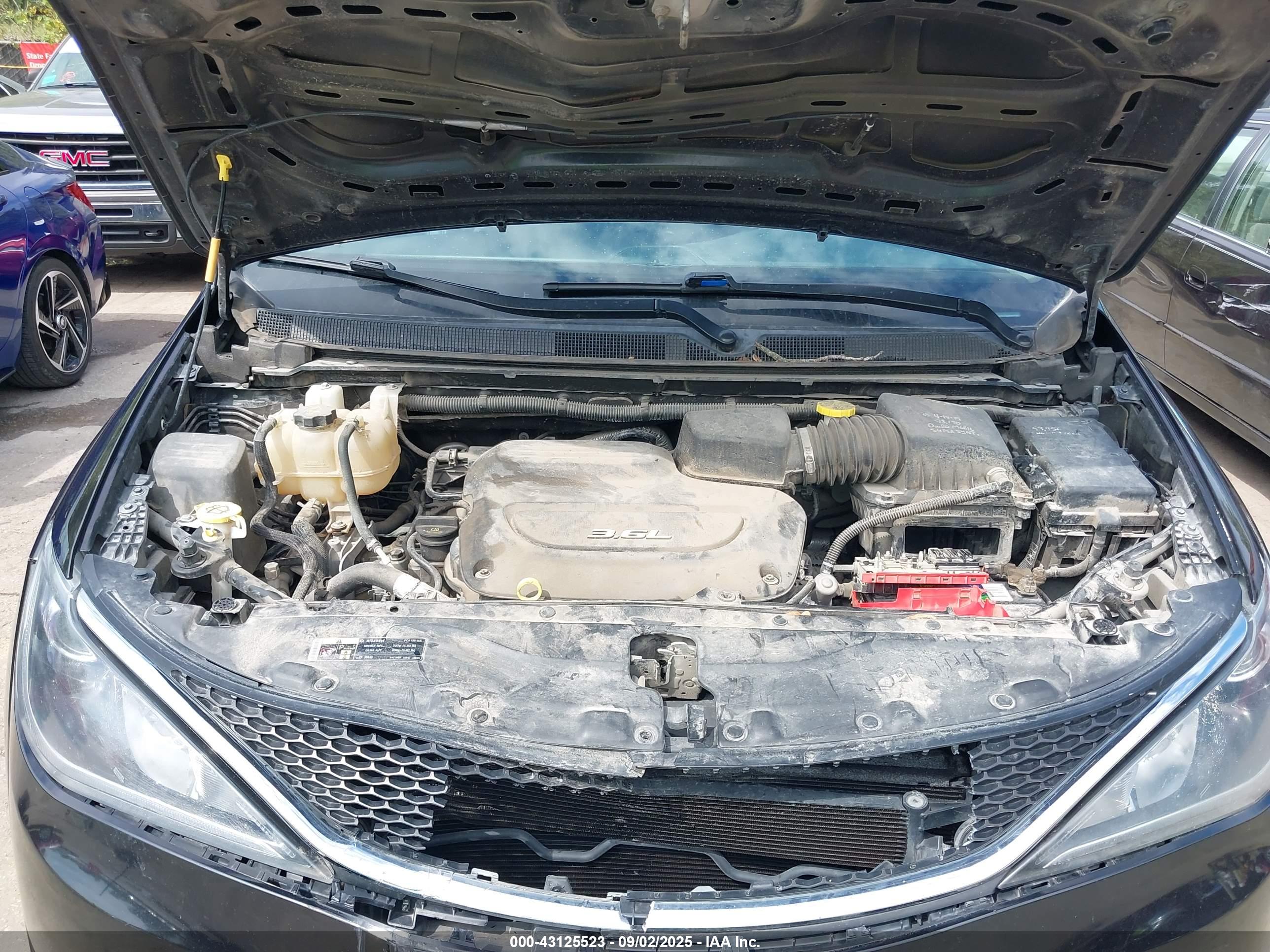 CHRYSLER PACIFICA image 10