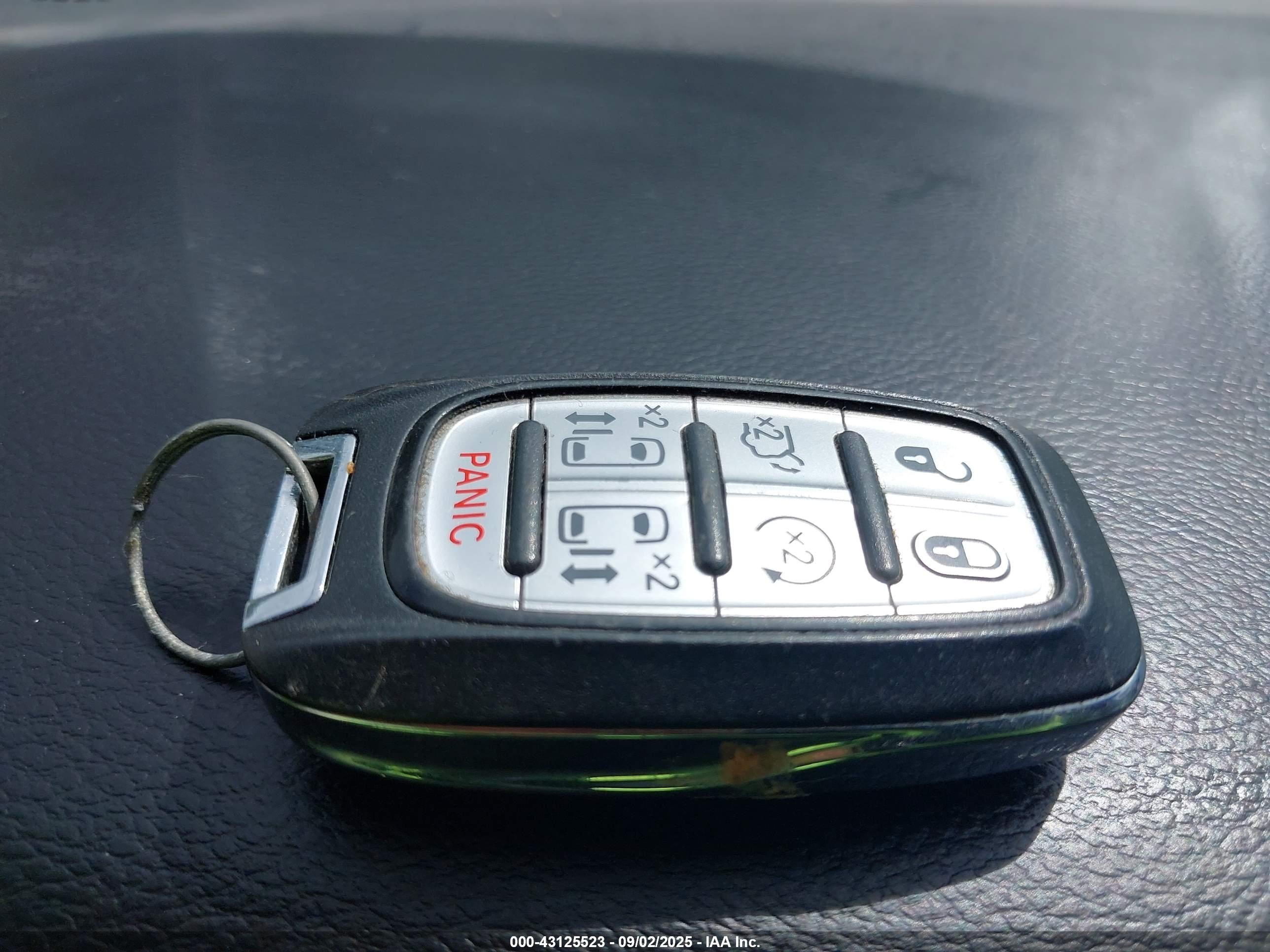 CHRYSLER PACIFICA image 11