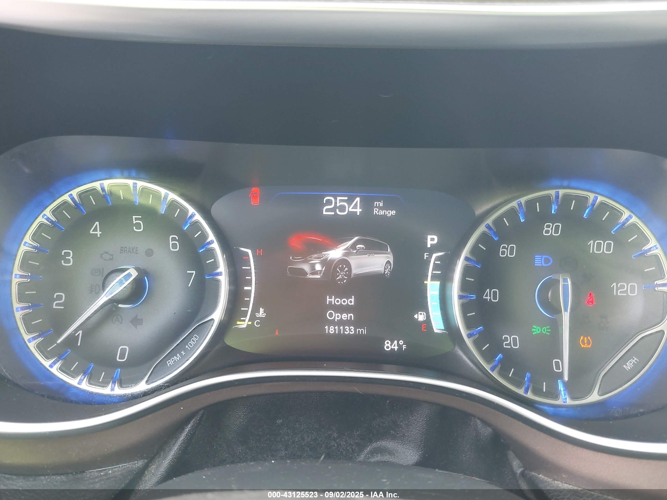 CHRYSLER PACIFICA image 7