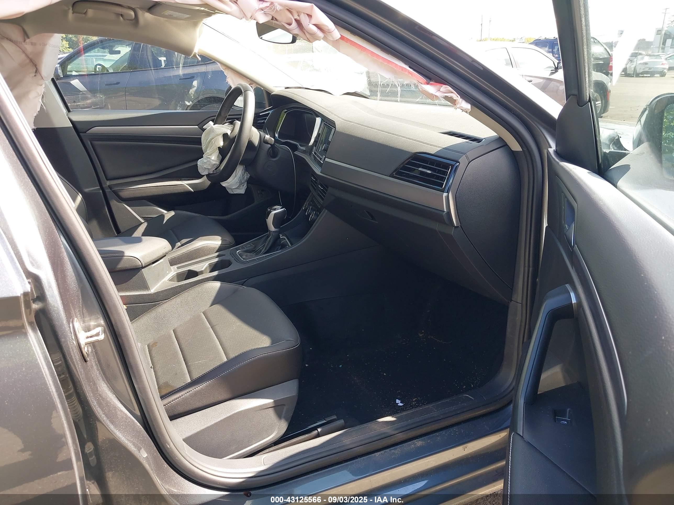 VOLKSWAGEN JETTA image 5
