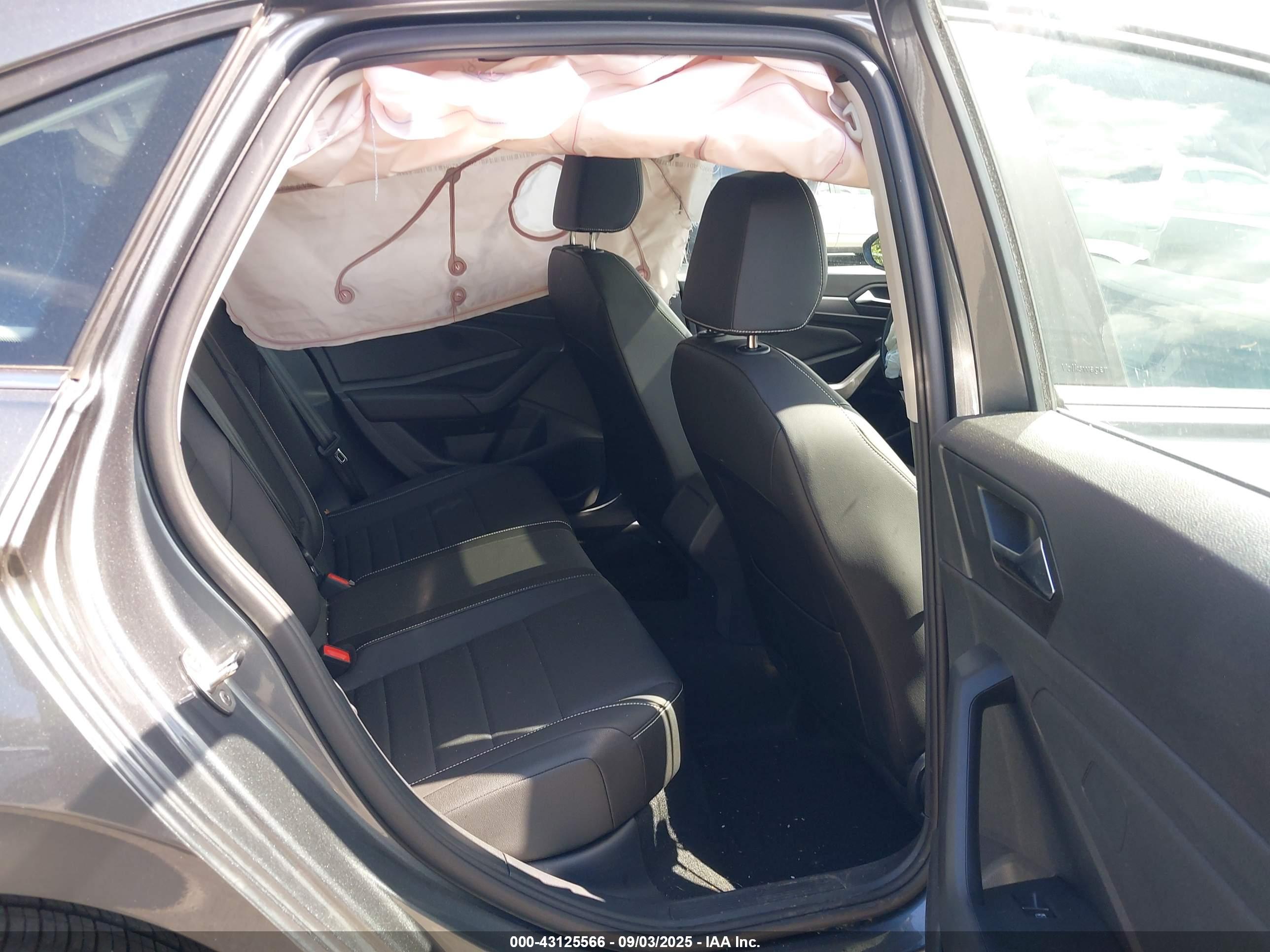 VOLKSWAGEN JETTA image 8