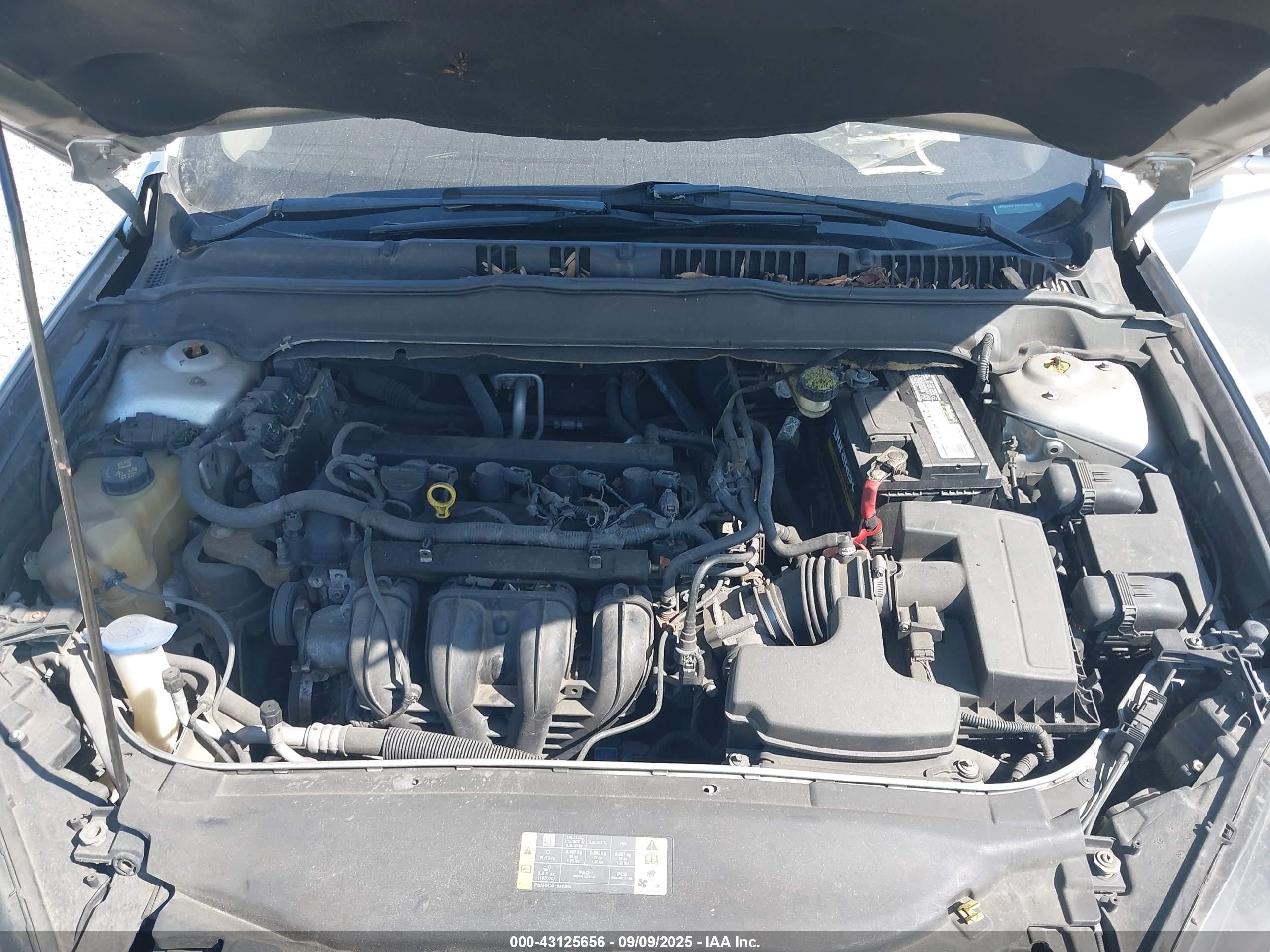 FORD FUSION image 10