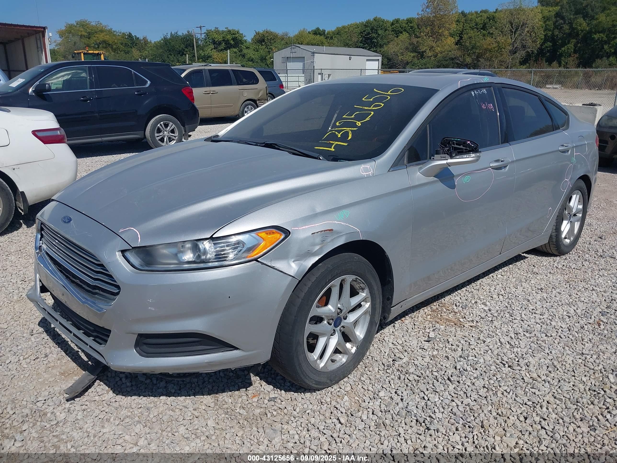 FORD FUSION image 2