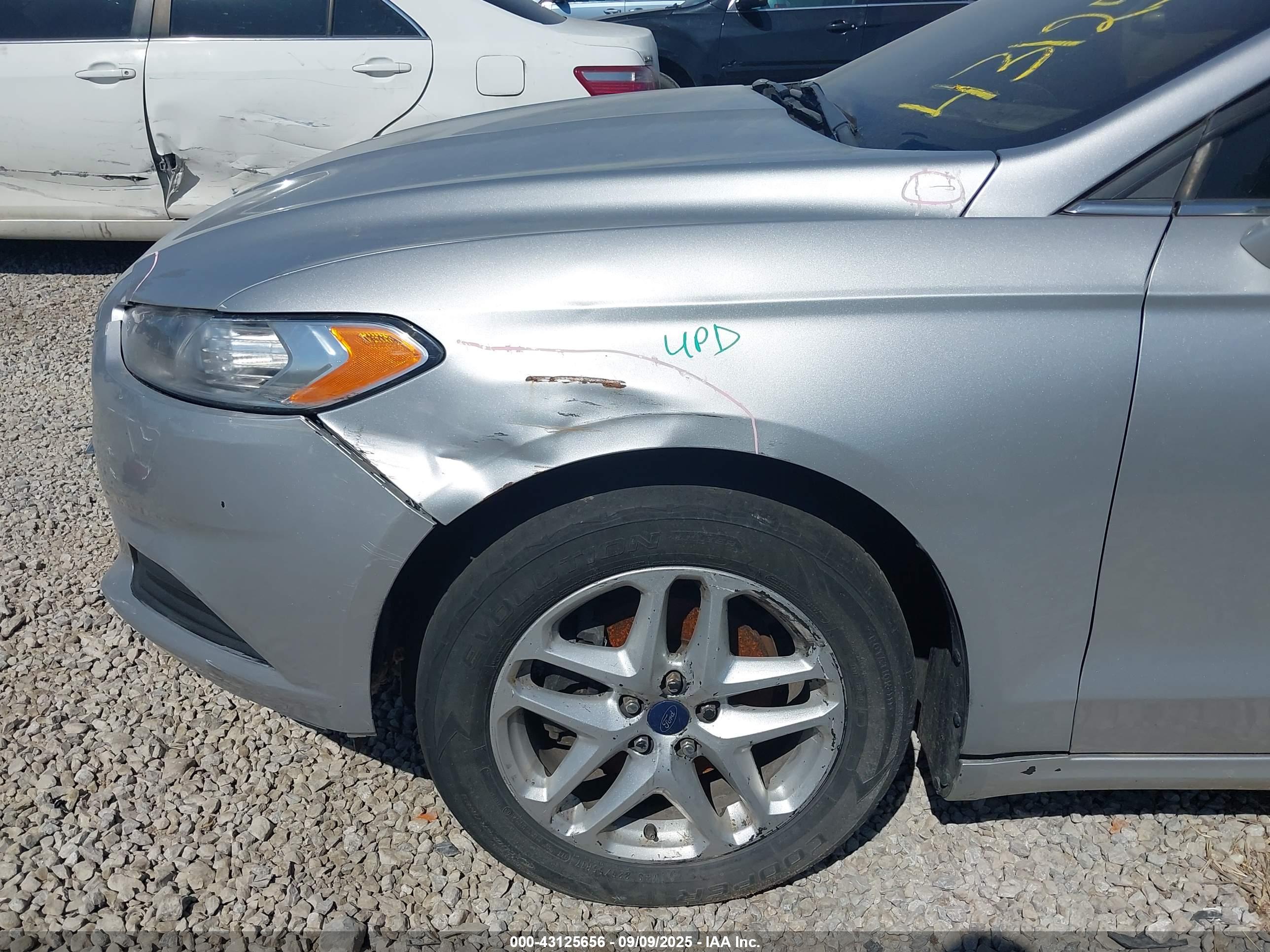 FORD FUSION image 6