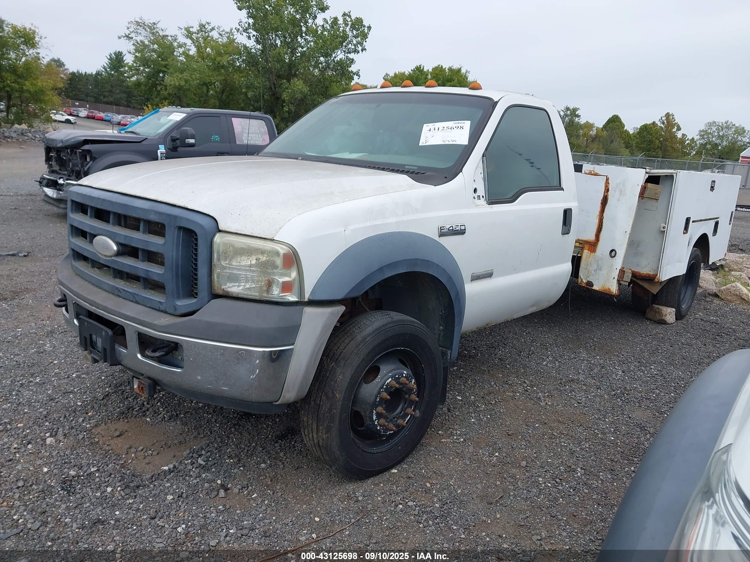 FORD F-450 image 2