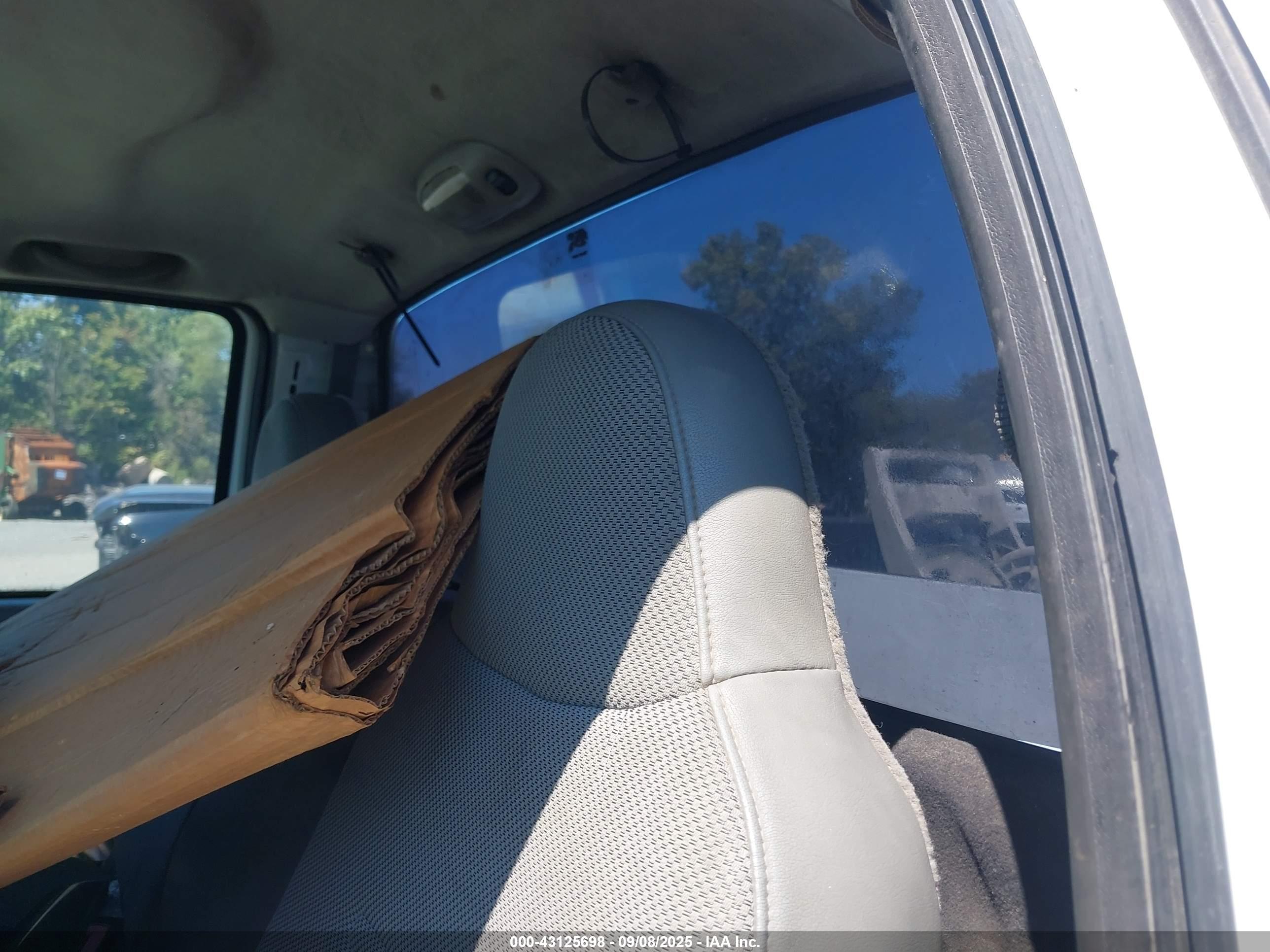 FORD F-450 image 8