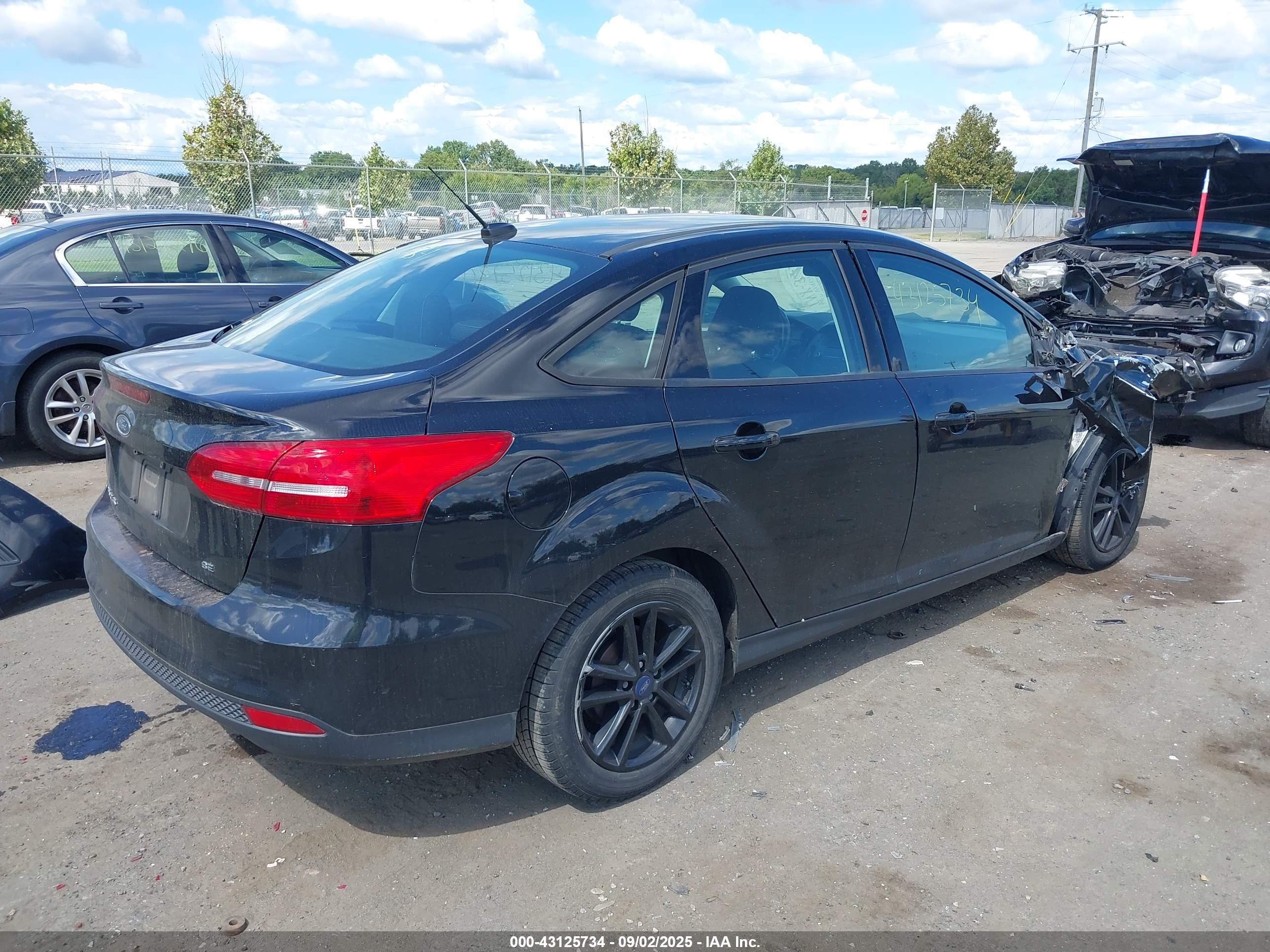 FORD FOCUS image 4