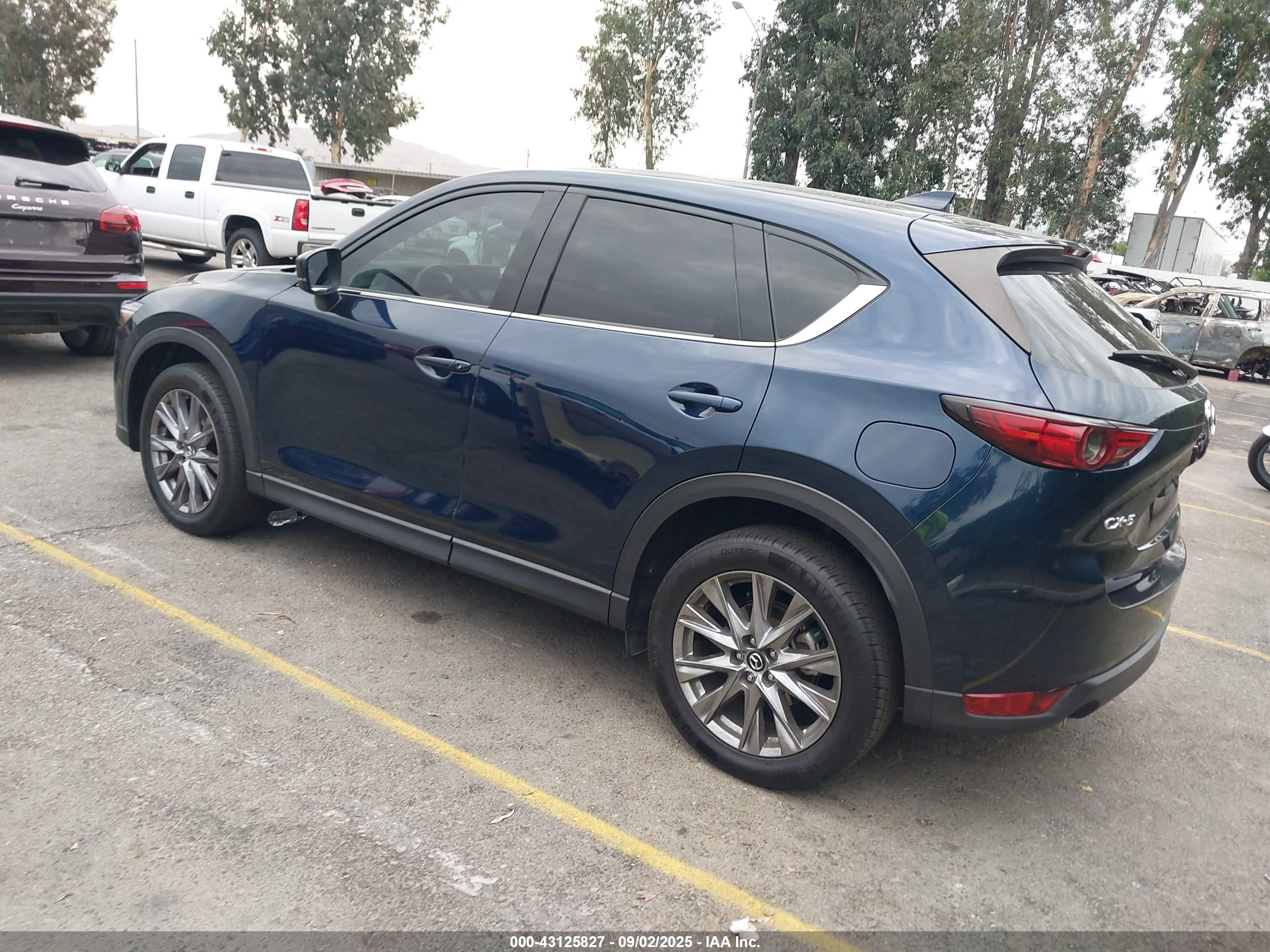 MAZDA CX-5 image 3