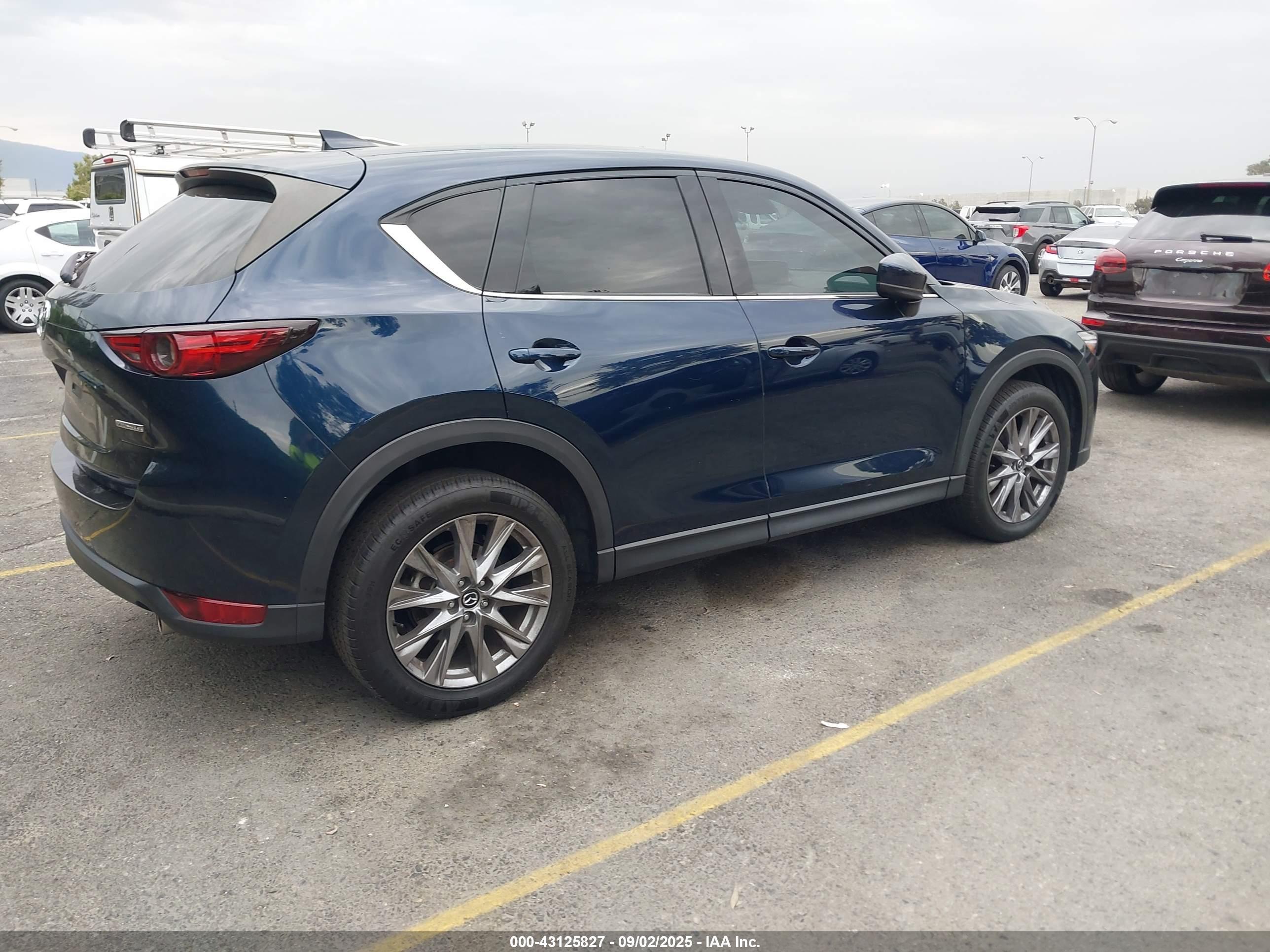 MAZDA CX-5 image 4
