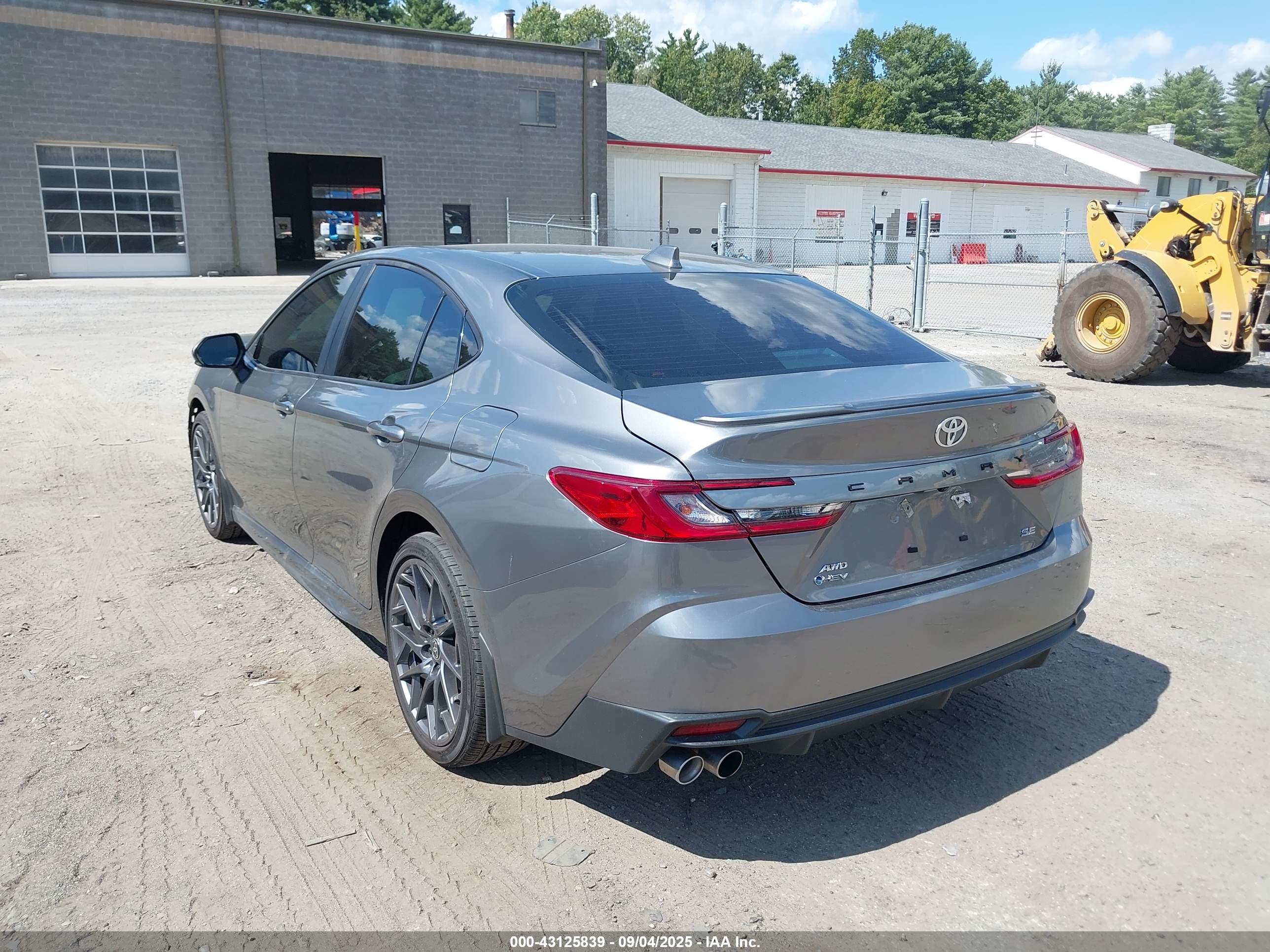 TOYOTA CAMRY image 3