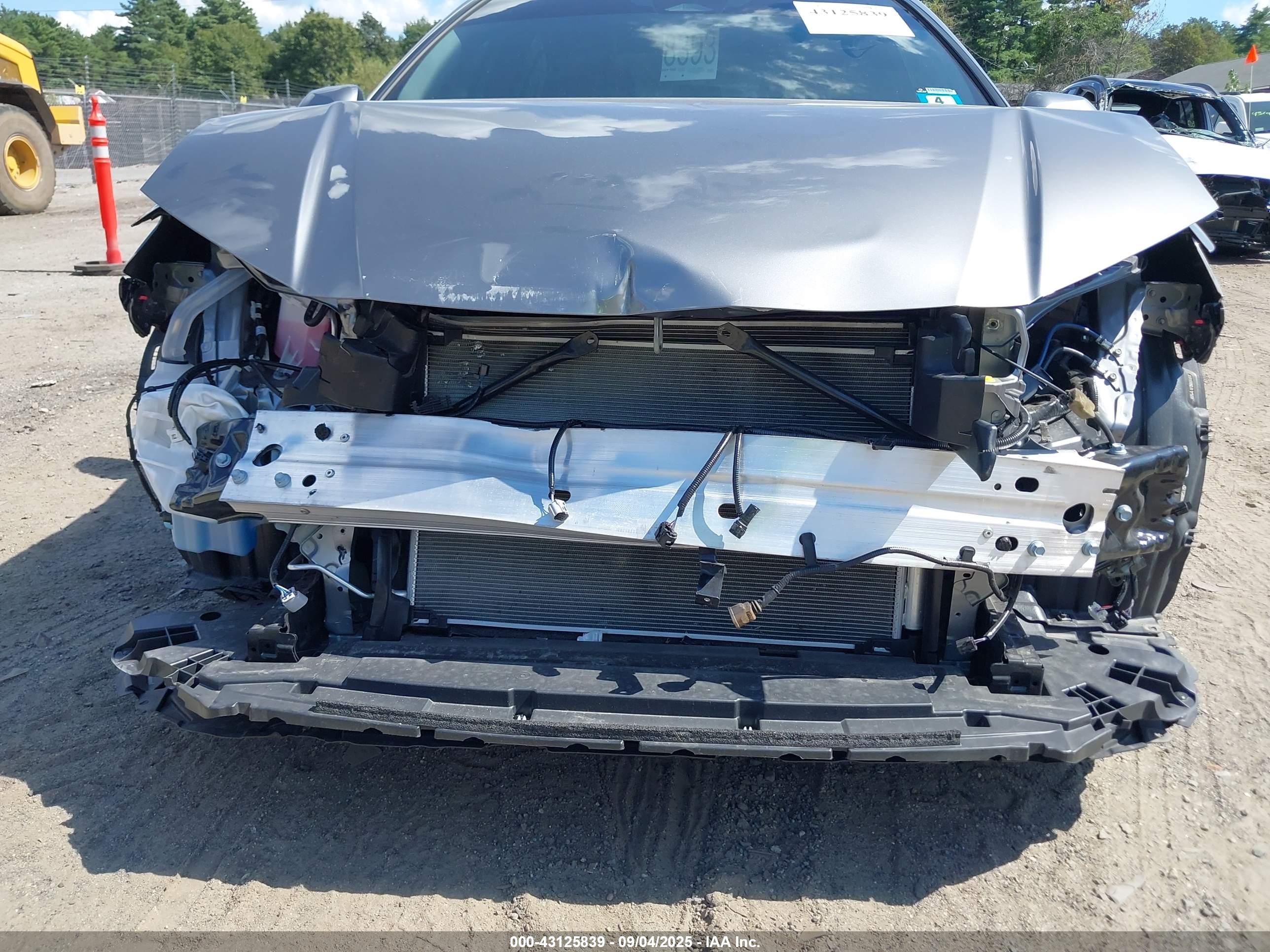 TOYOTA CAMRY image 6