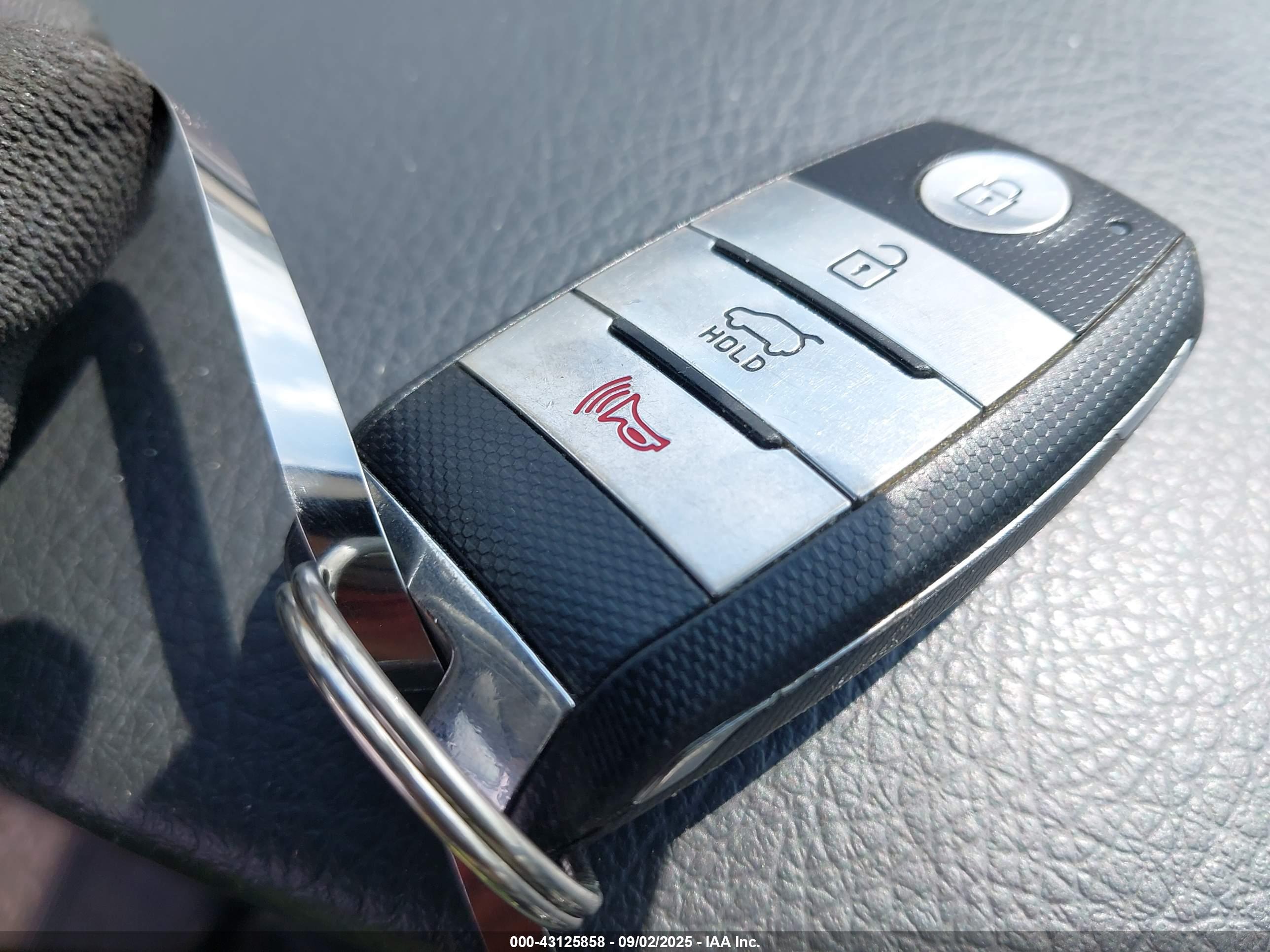 KIA SORENTO image 11