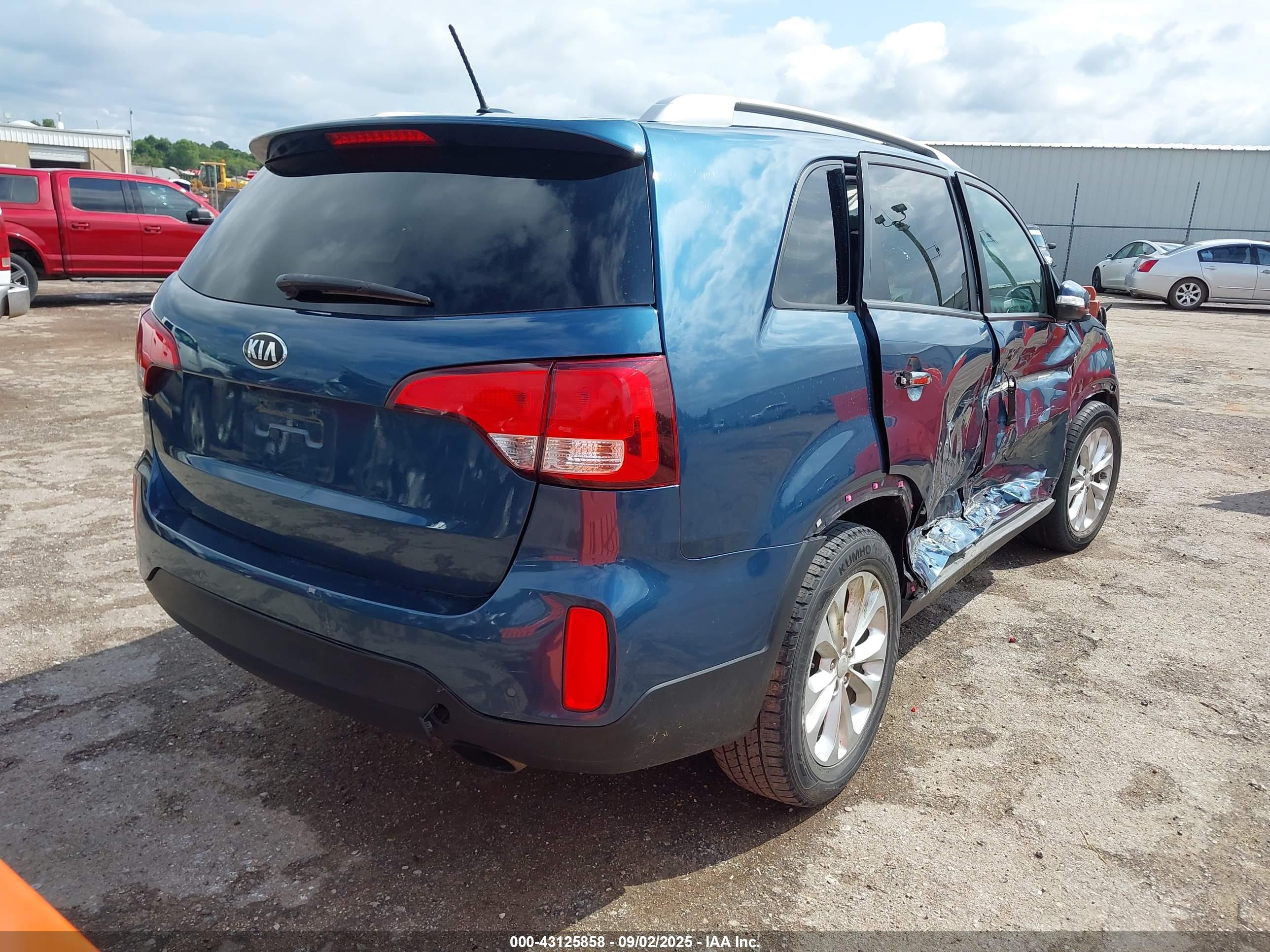 KIA SORENTO image 4