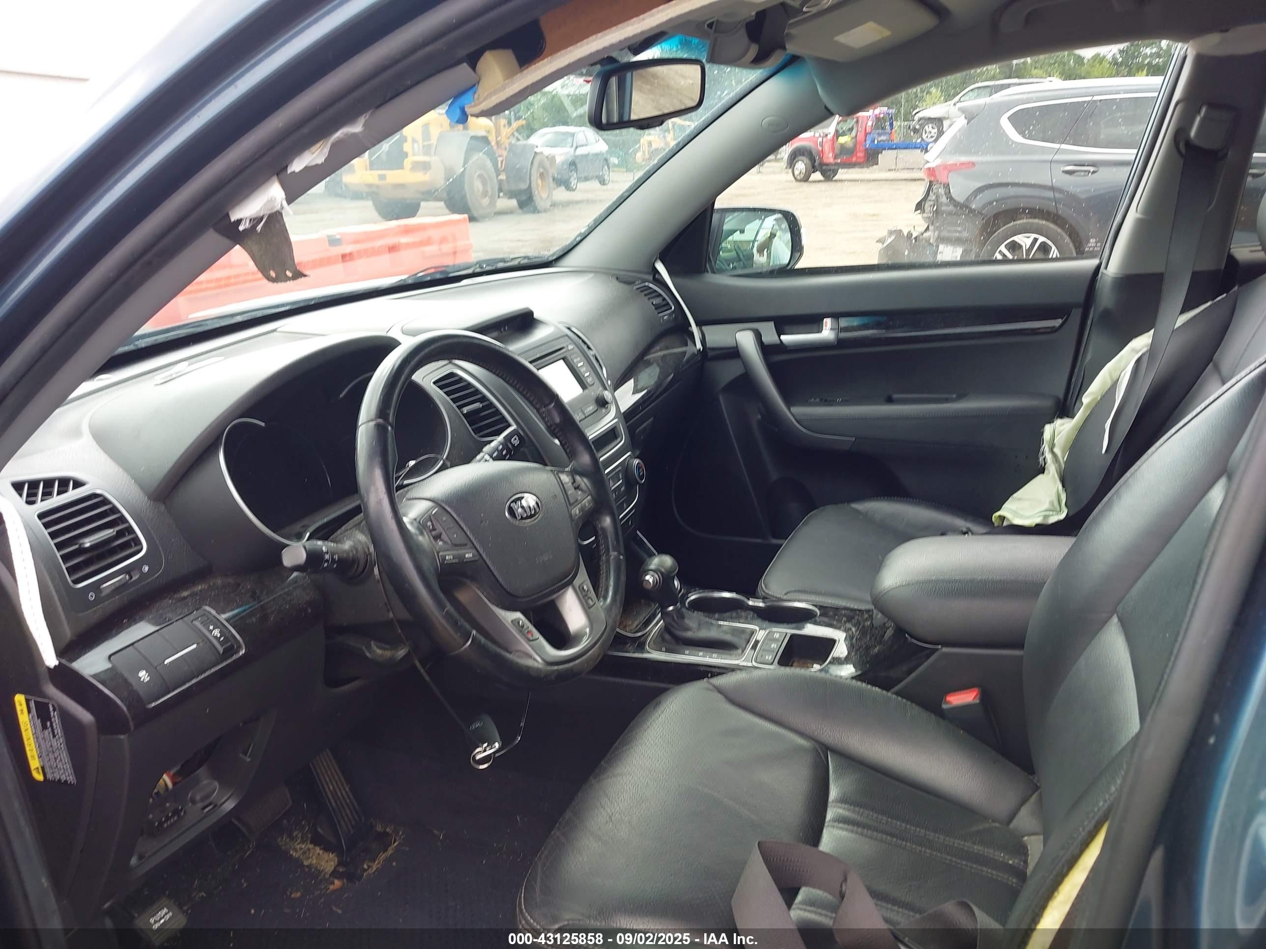 KIA SORENTO image 5