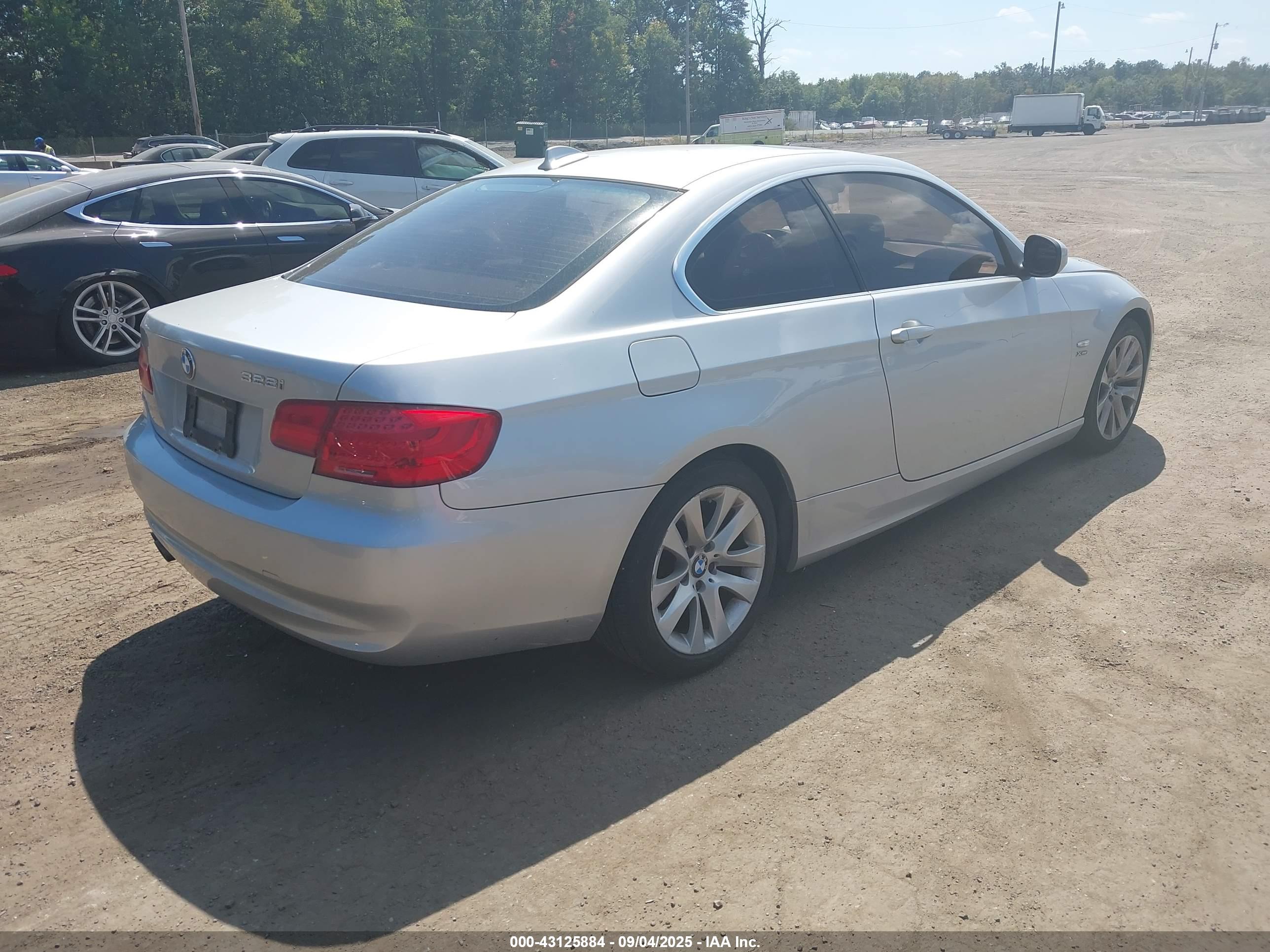 BMW 328I image 4