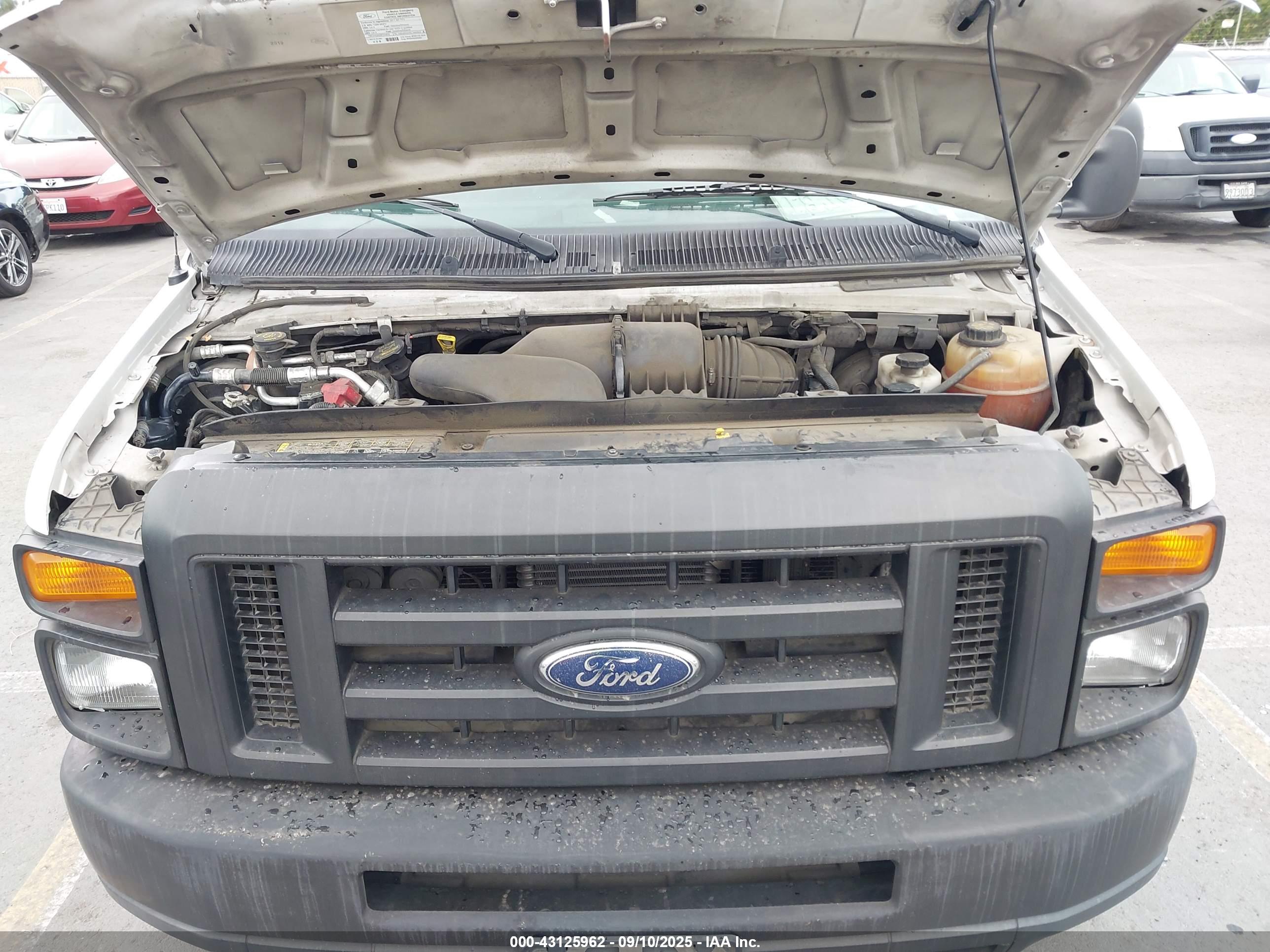 FORD E-250 image 10