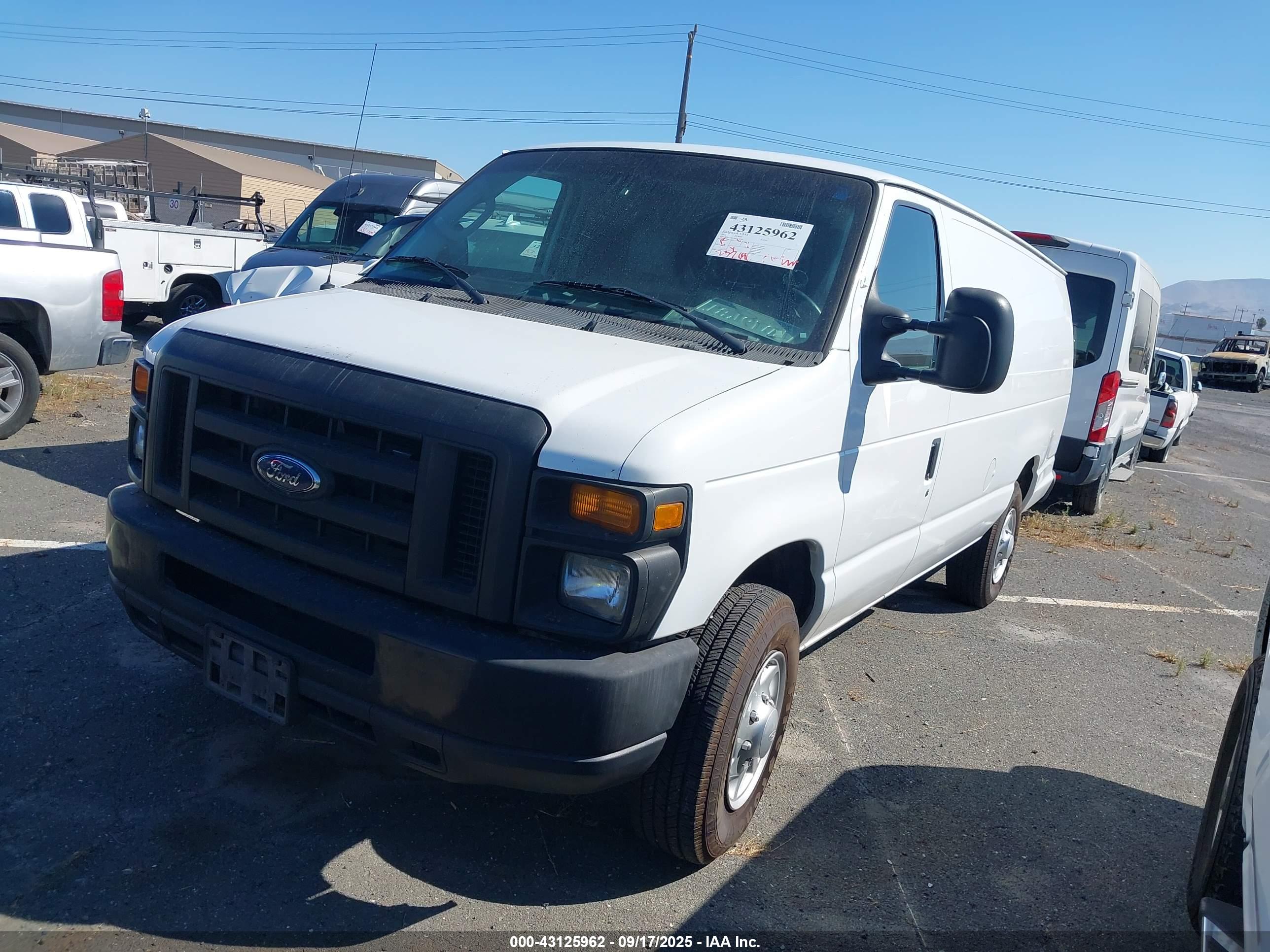 FORD E-250 image 2