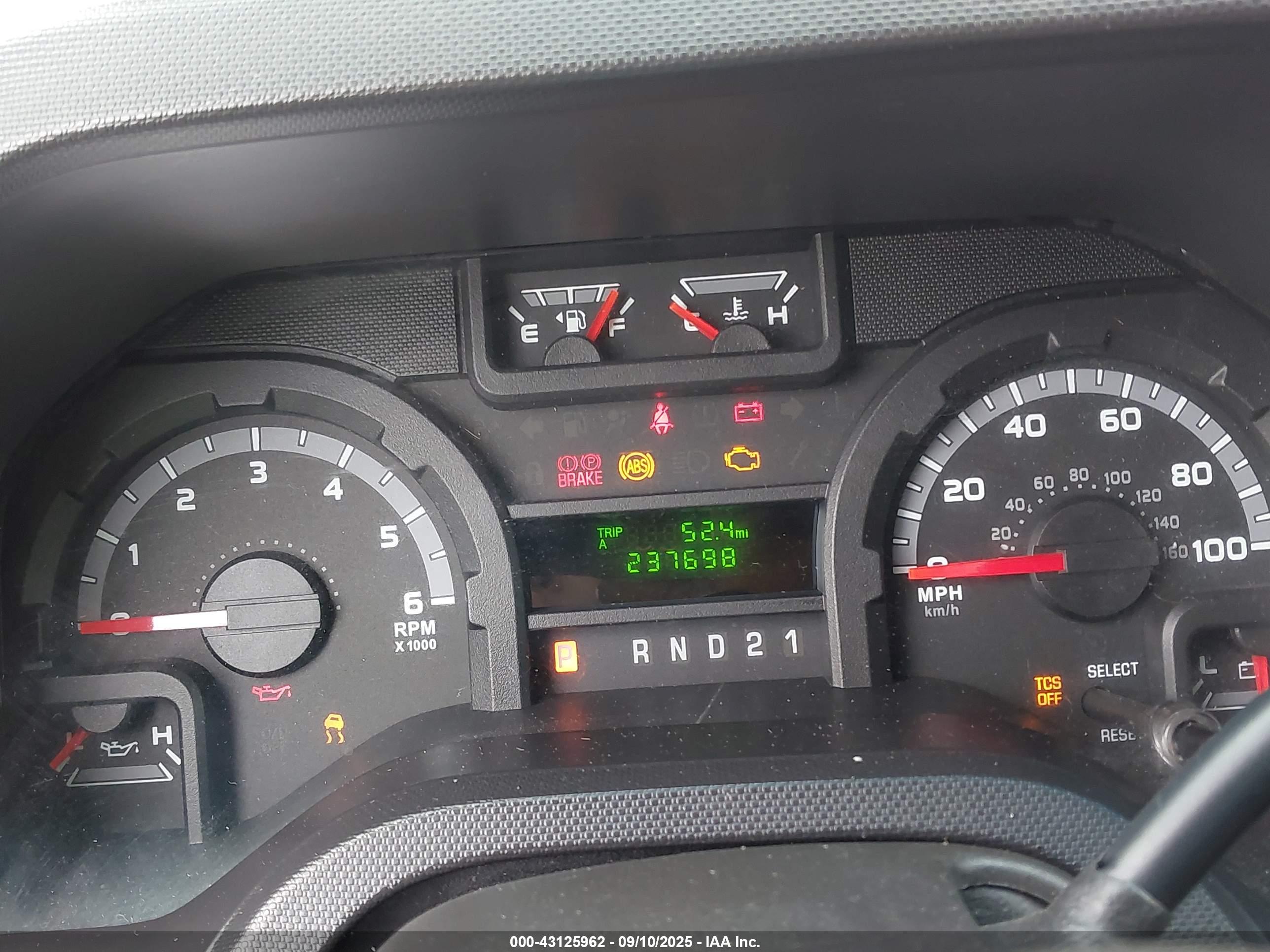 FORD E-250 image 7