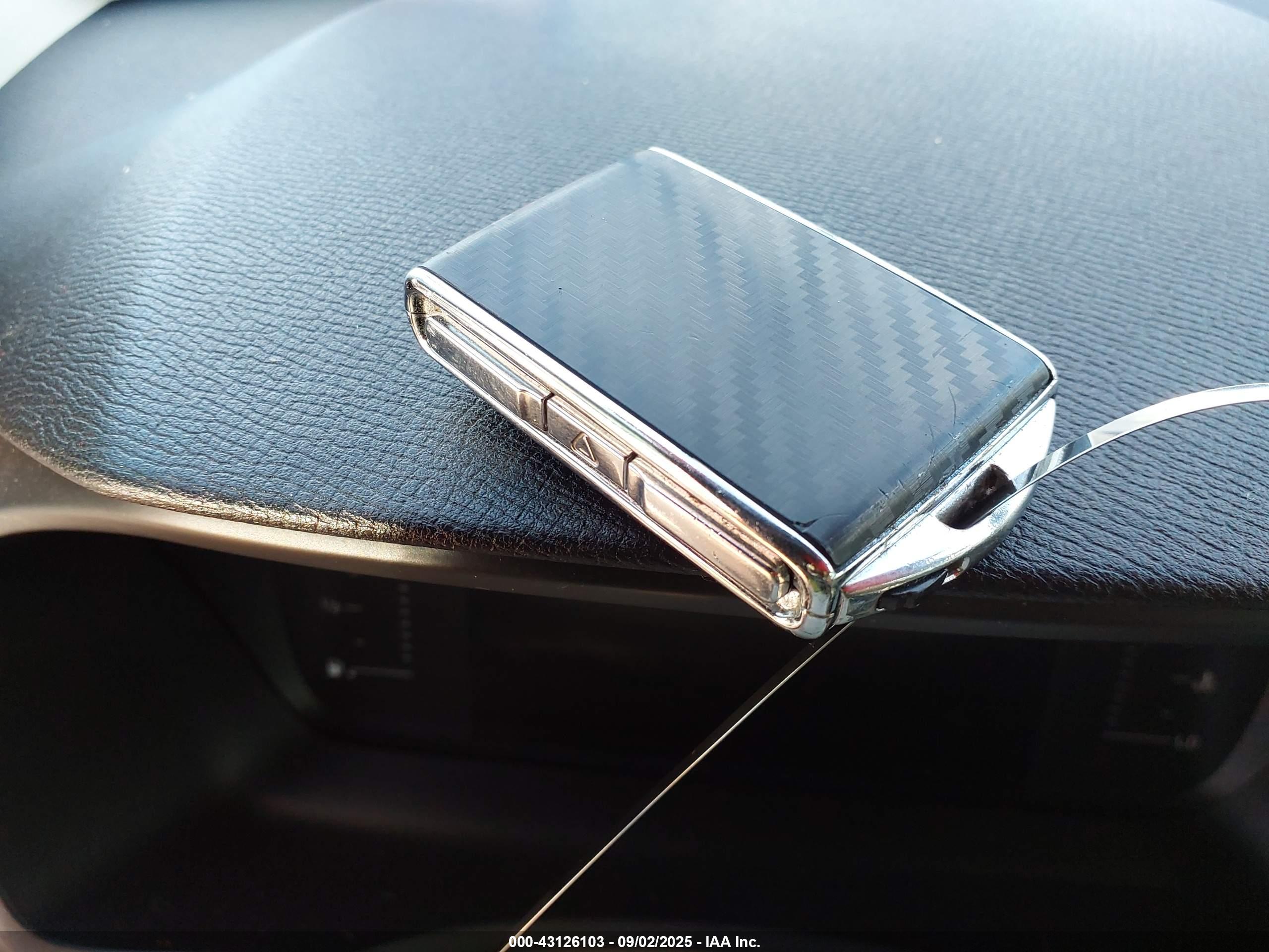 VOLVO XC90 image 11