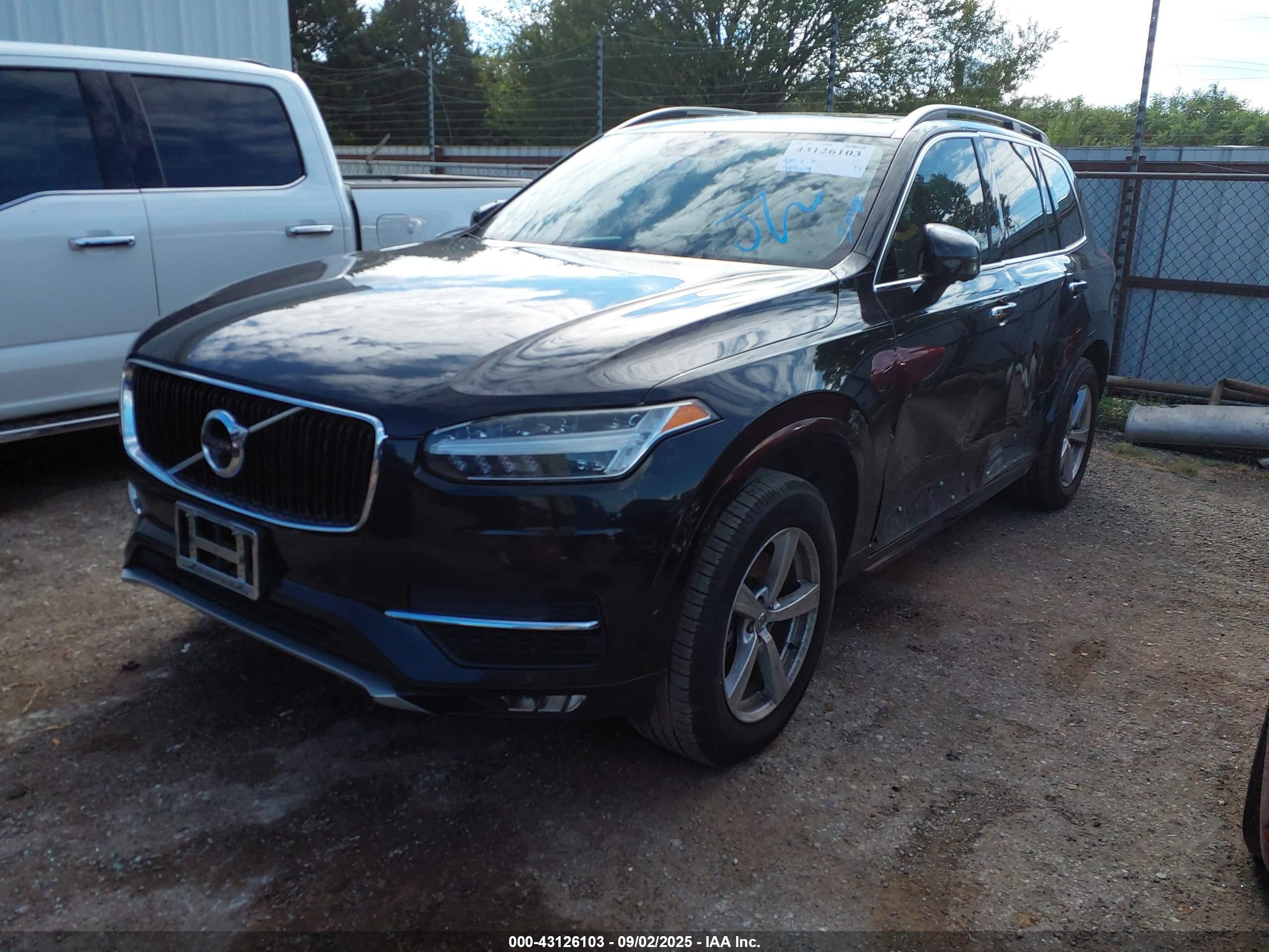 VOLVO XC90 image 2
