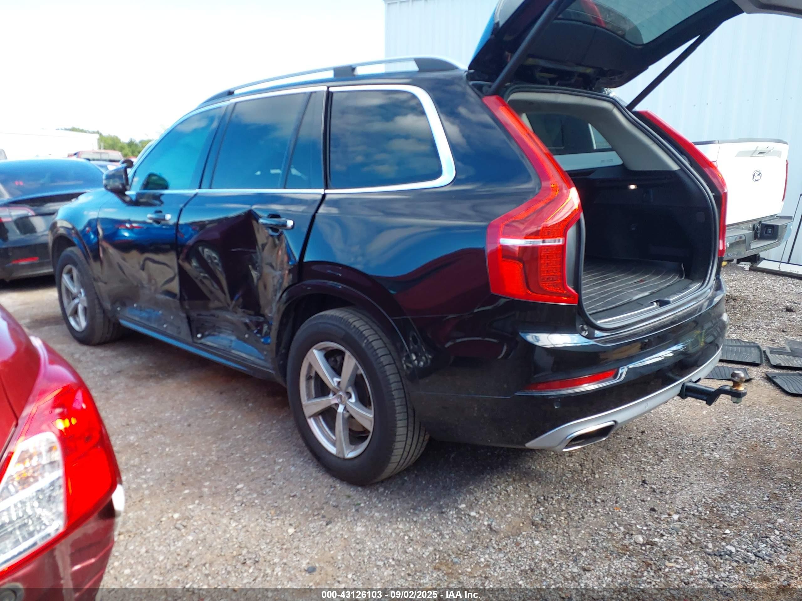 VOLVO XC90 image 3