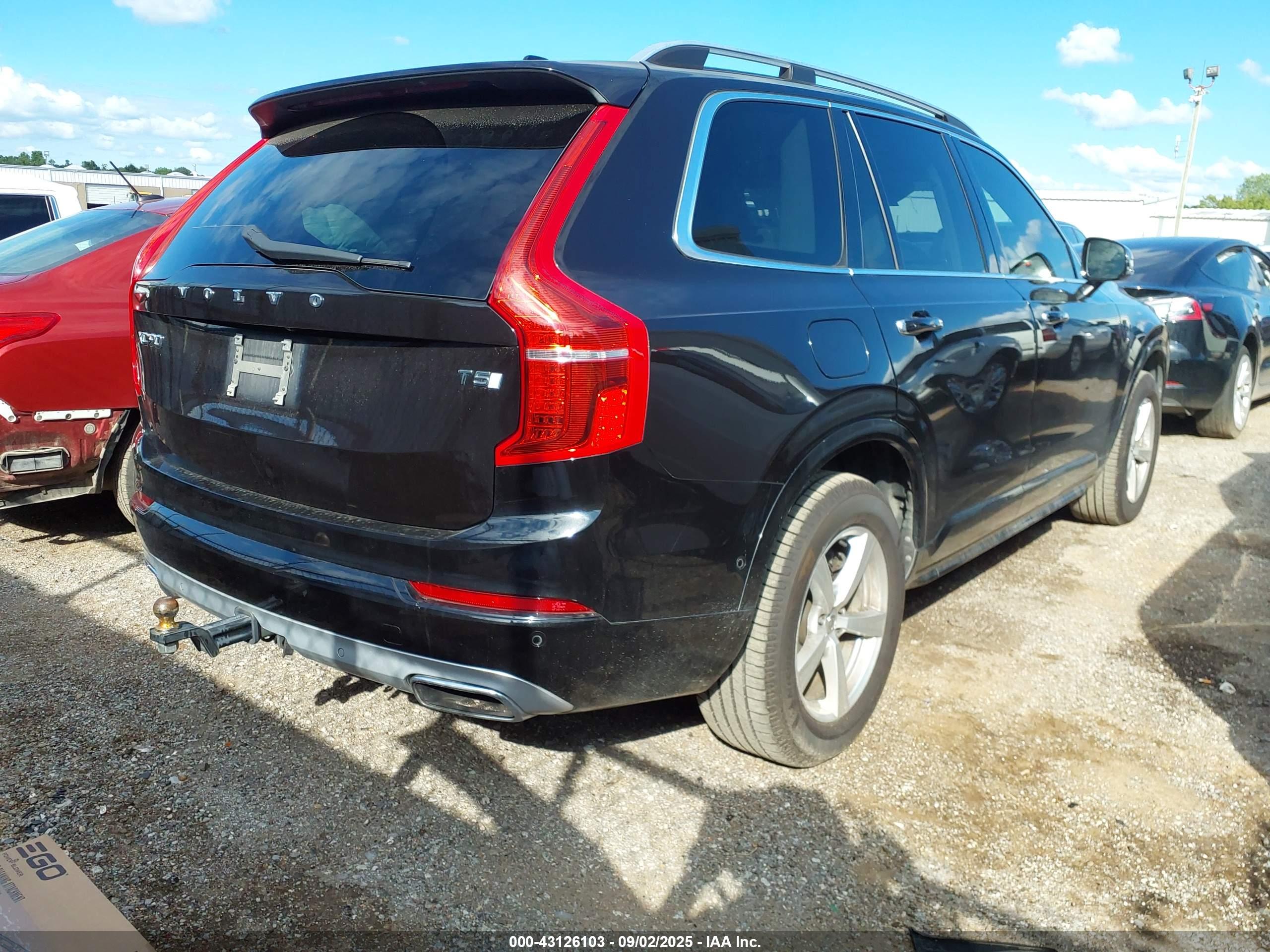 VOLVO XC90 image 4