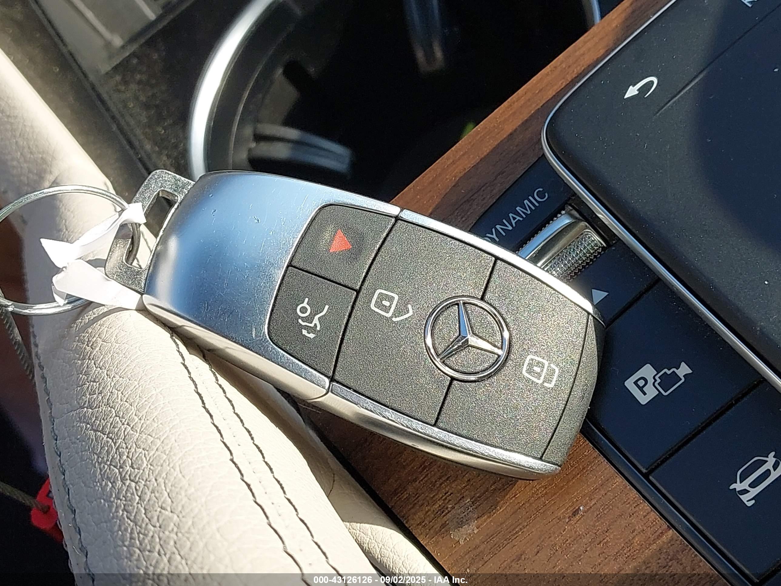 MERCEDES-BENZ GLE image 11