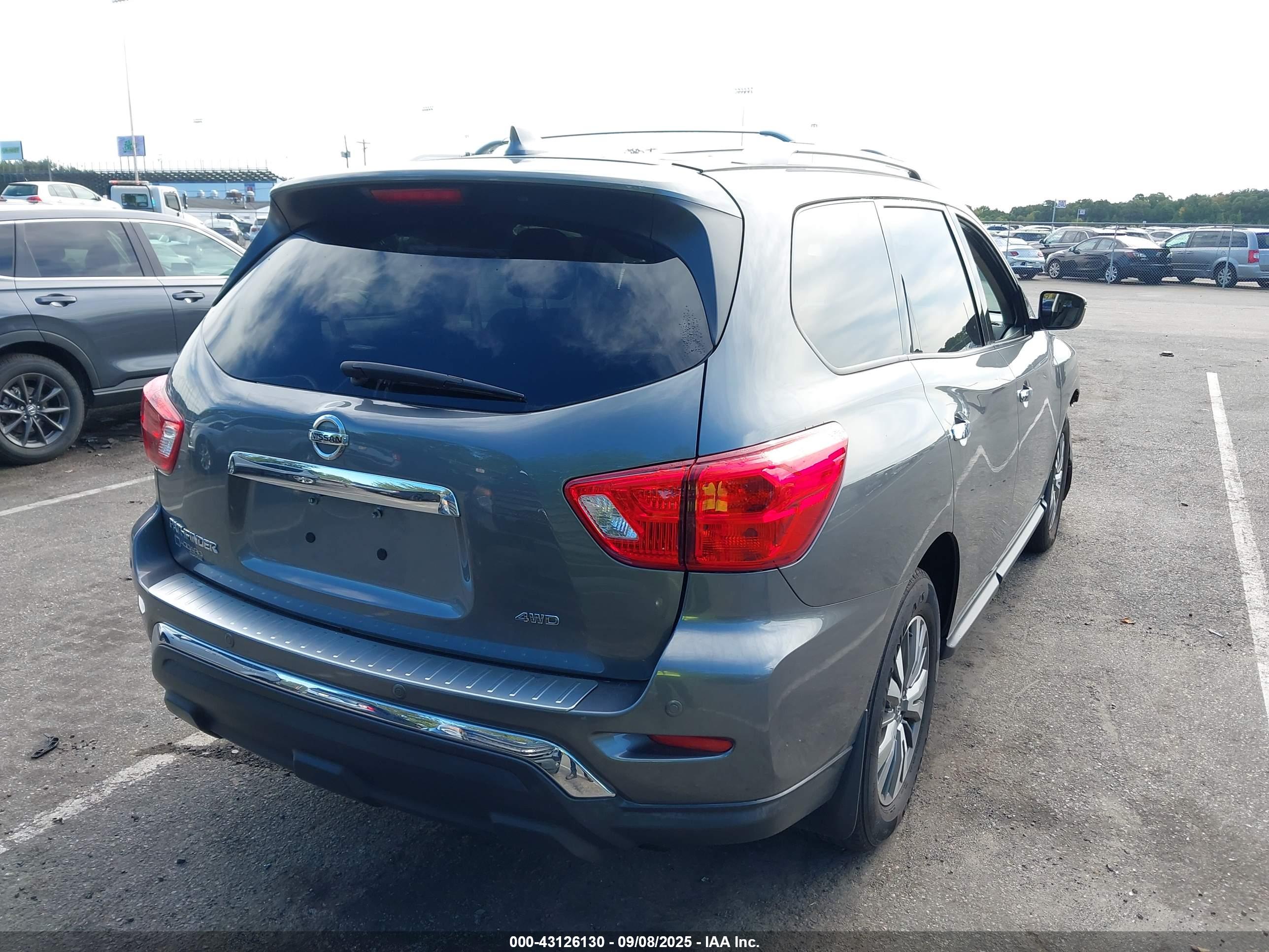 NISSAN PATHFINDER image 4