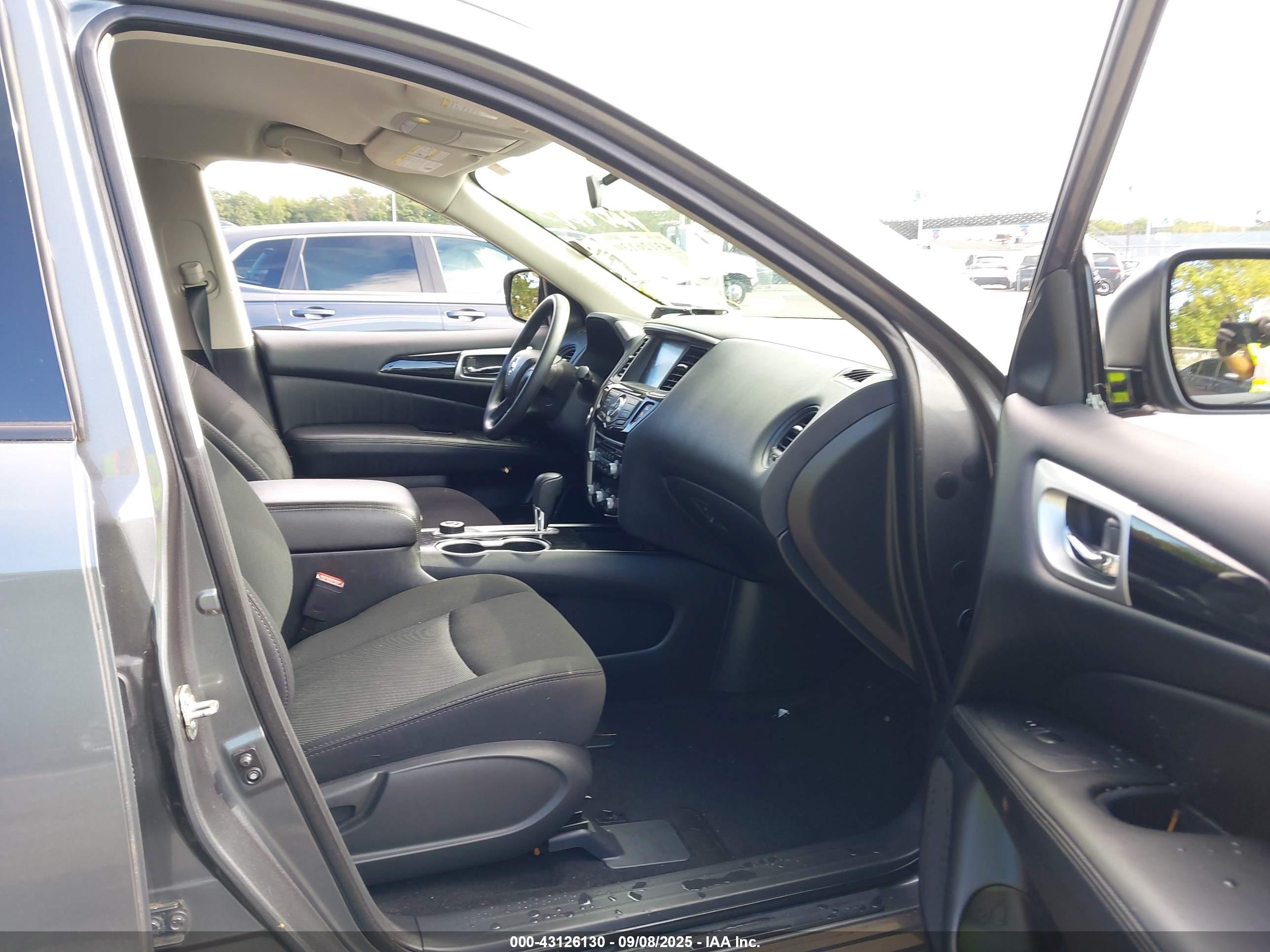 NISSAN PATHFINDER image 5