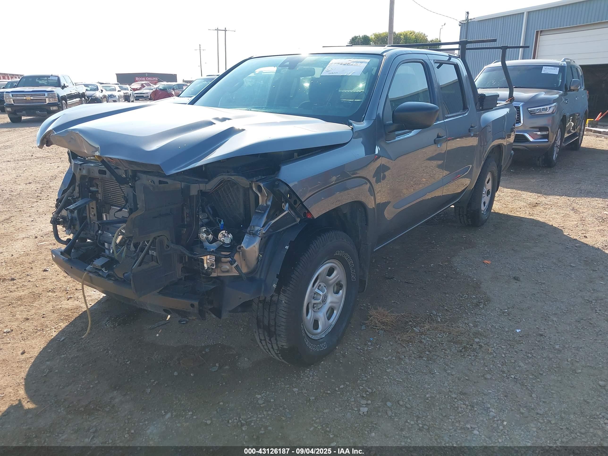 NISSAN FRONTIER image 2