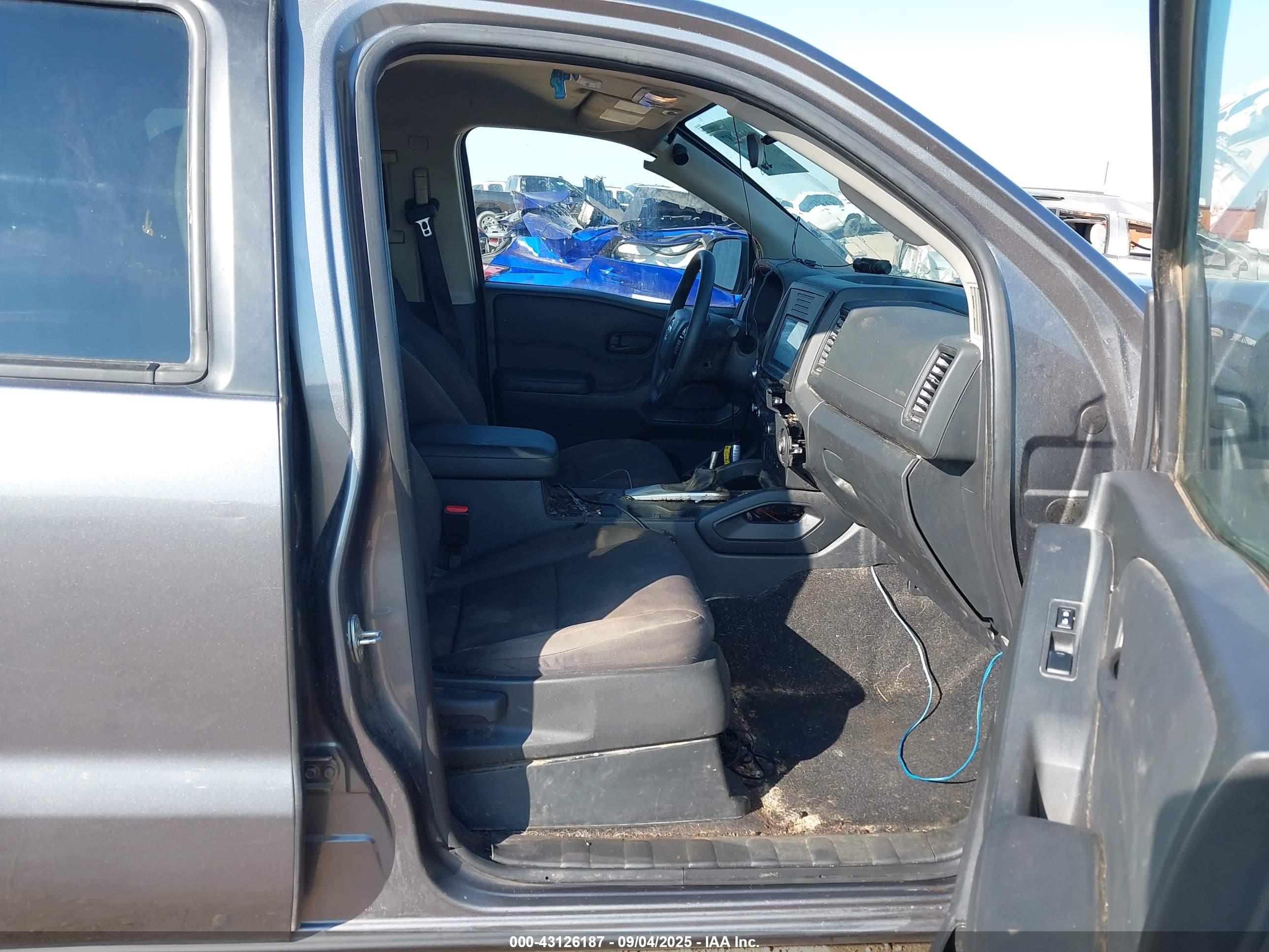 NISSAN FRONTIER image 5