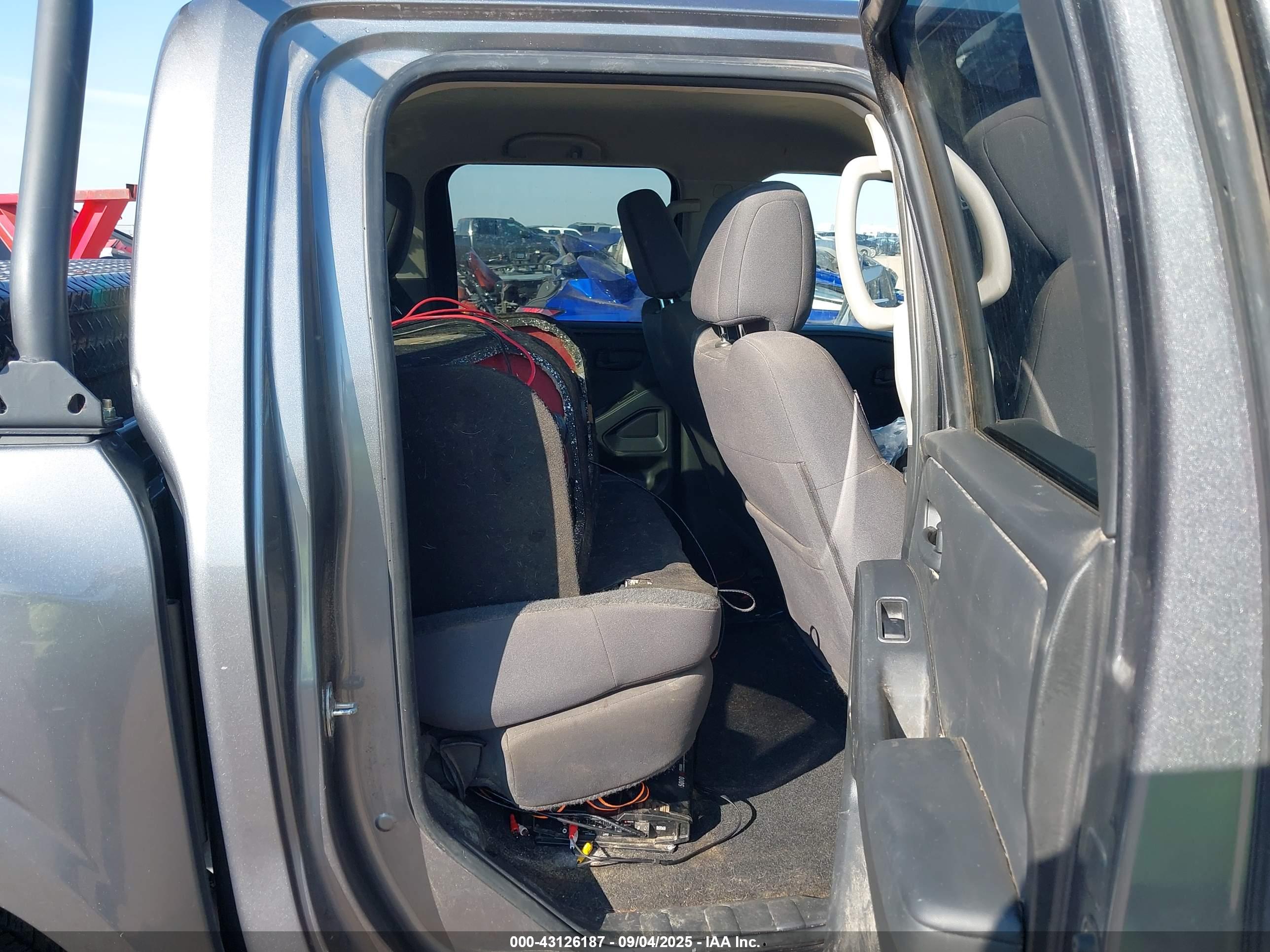 NISSAN FRONTIER image 8