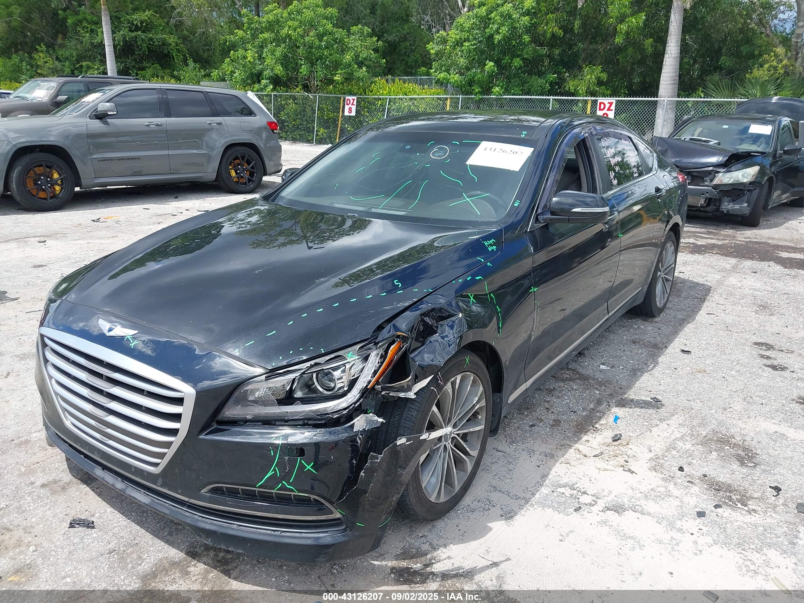 HYUNDAI GENESIS image 6