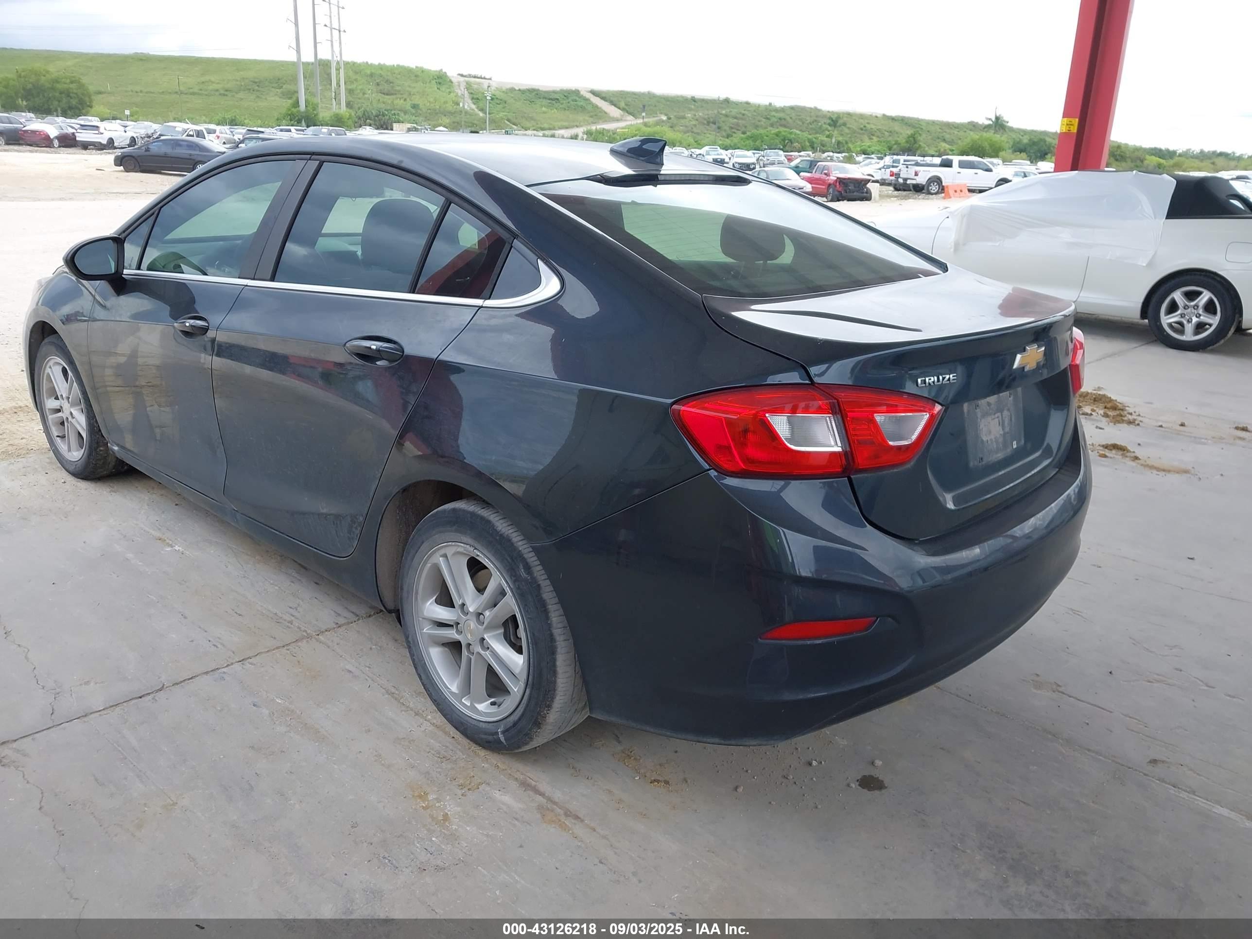 CHEVROLET CRUZE image 3