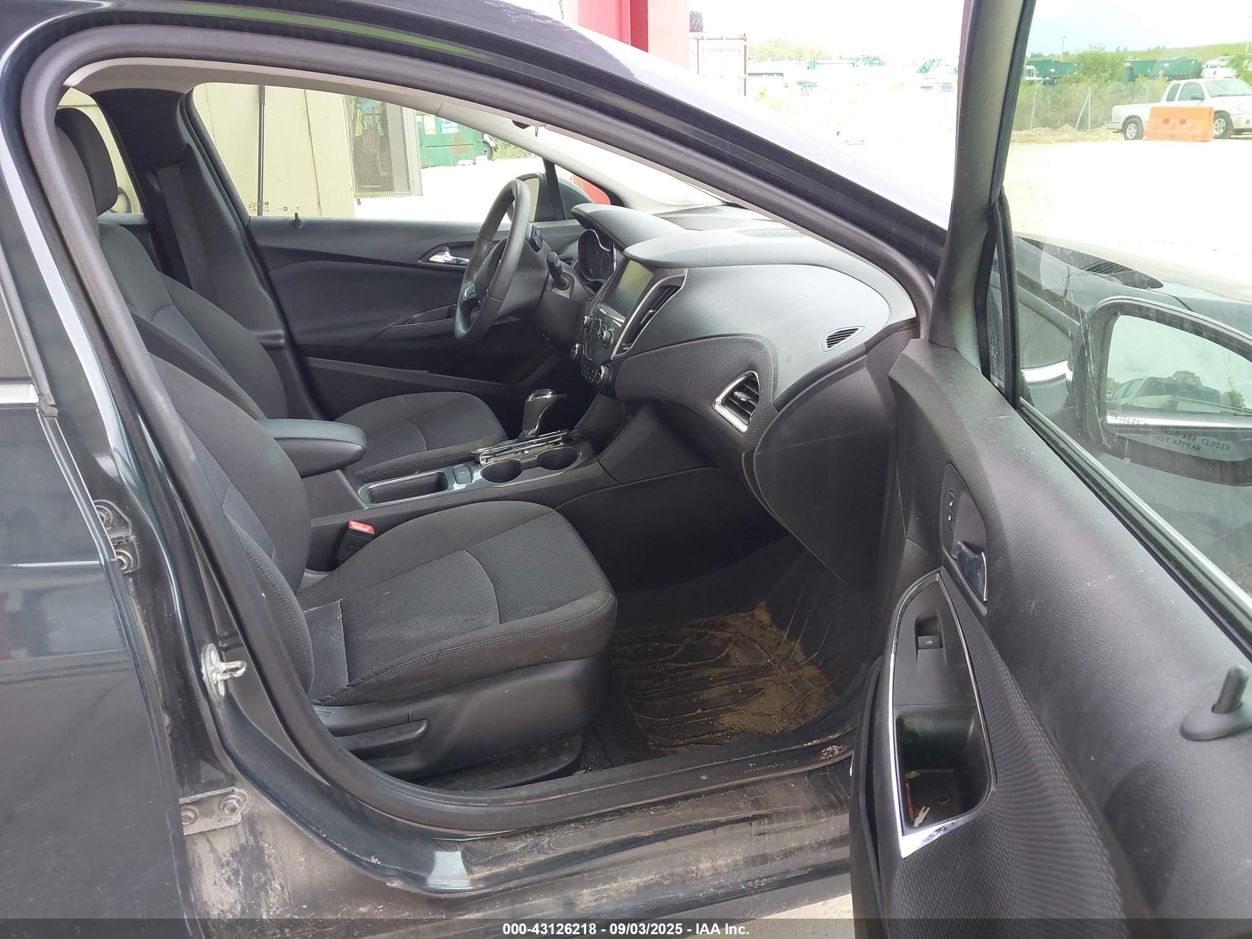 CHEVROLET CRUZE image 5