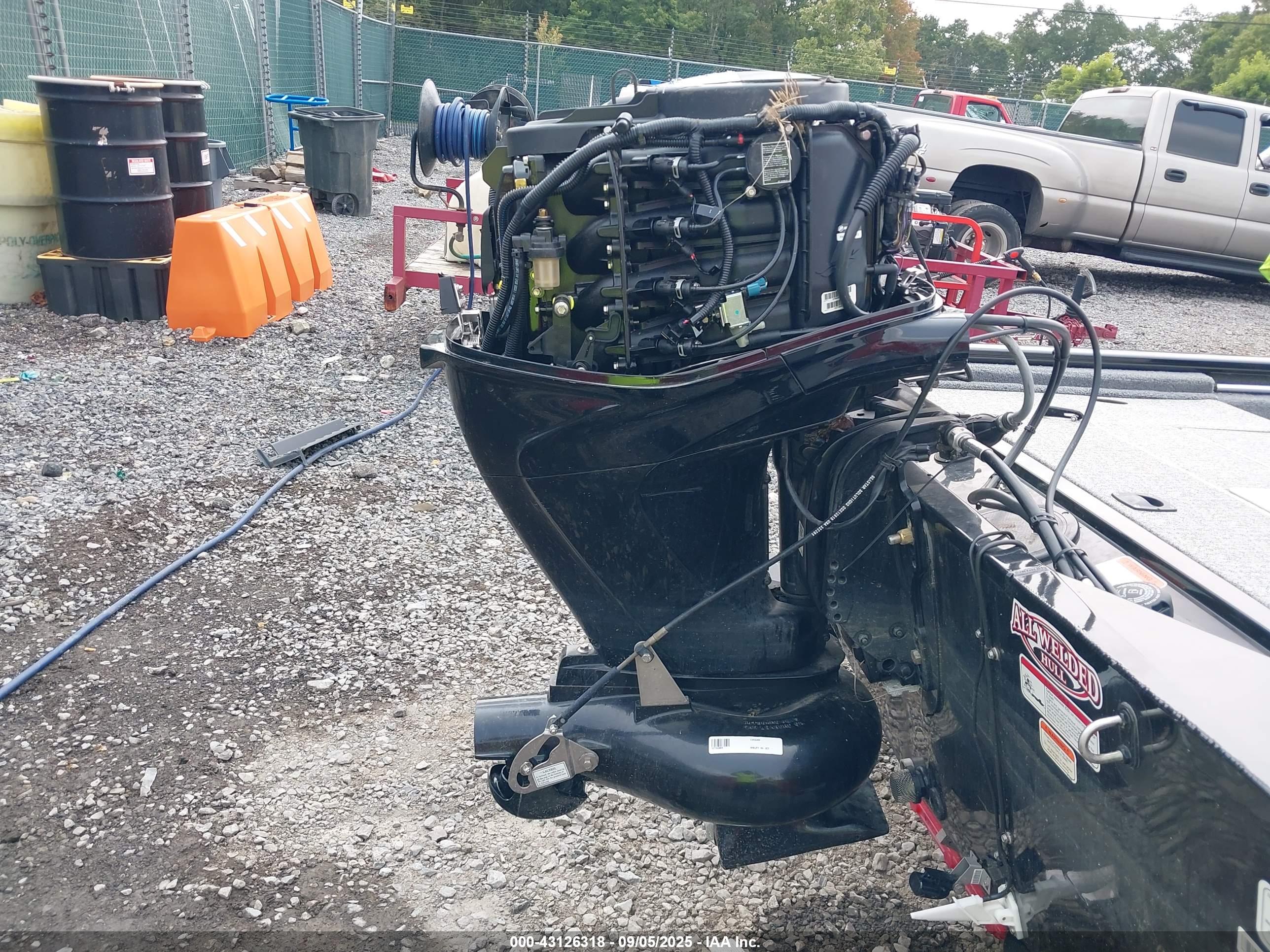 TRACKER MARINE image 10