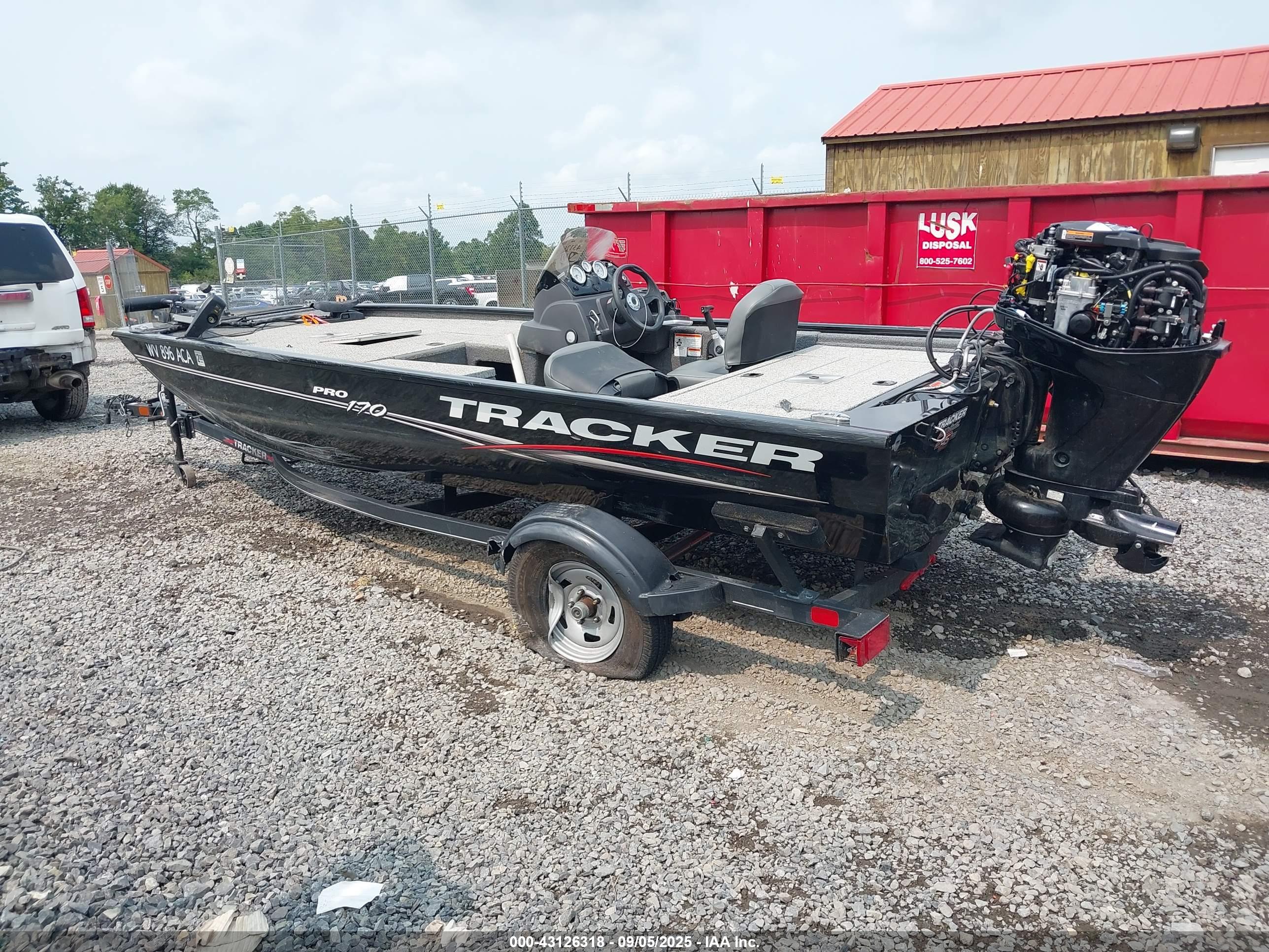 TRACKER MARINE image 3
